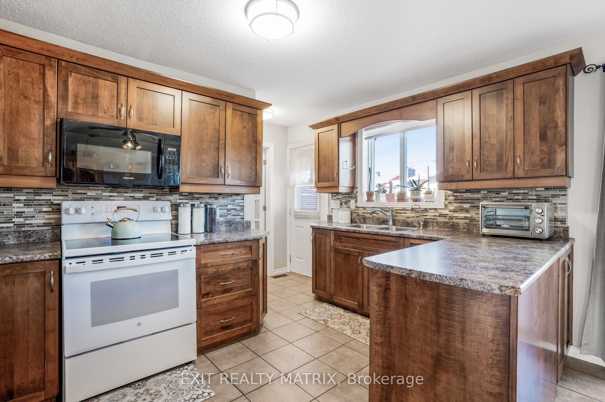 87 Clement Street Property Photo 12