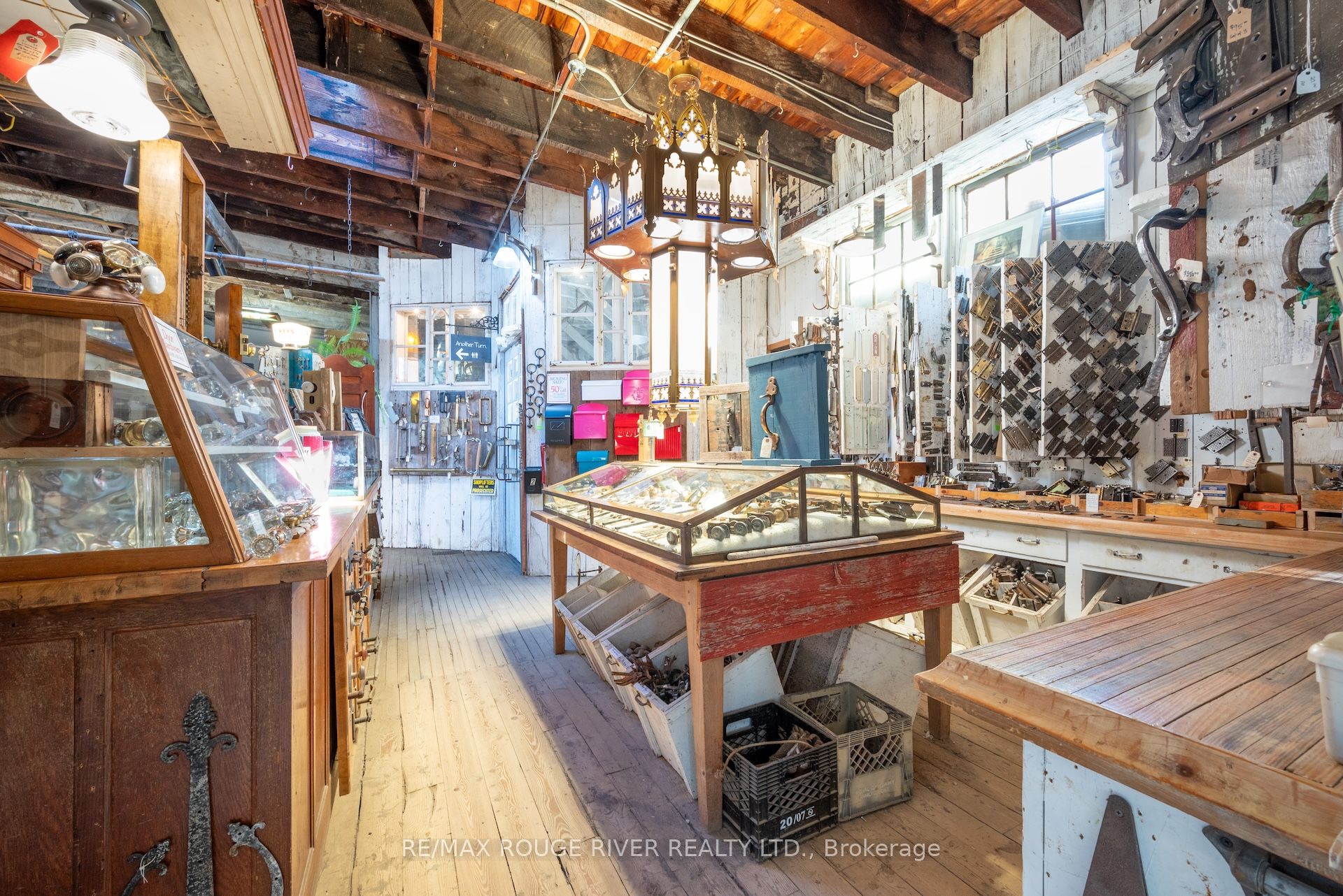 540 Division Street Property Photo 8