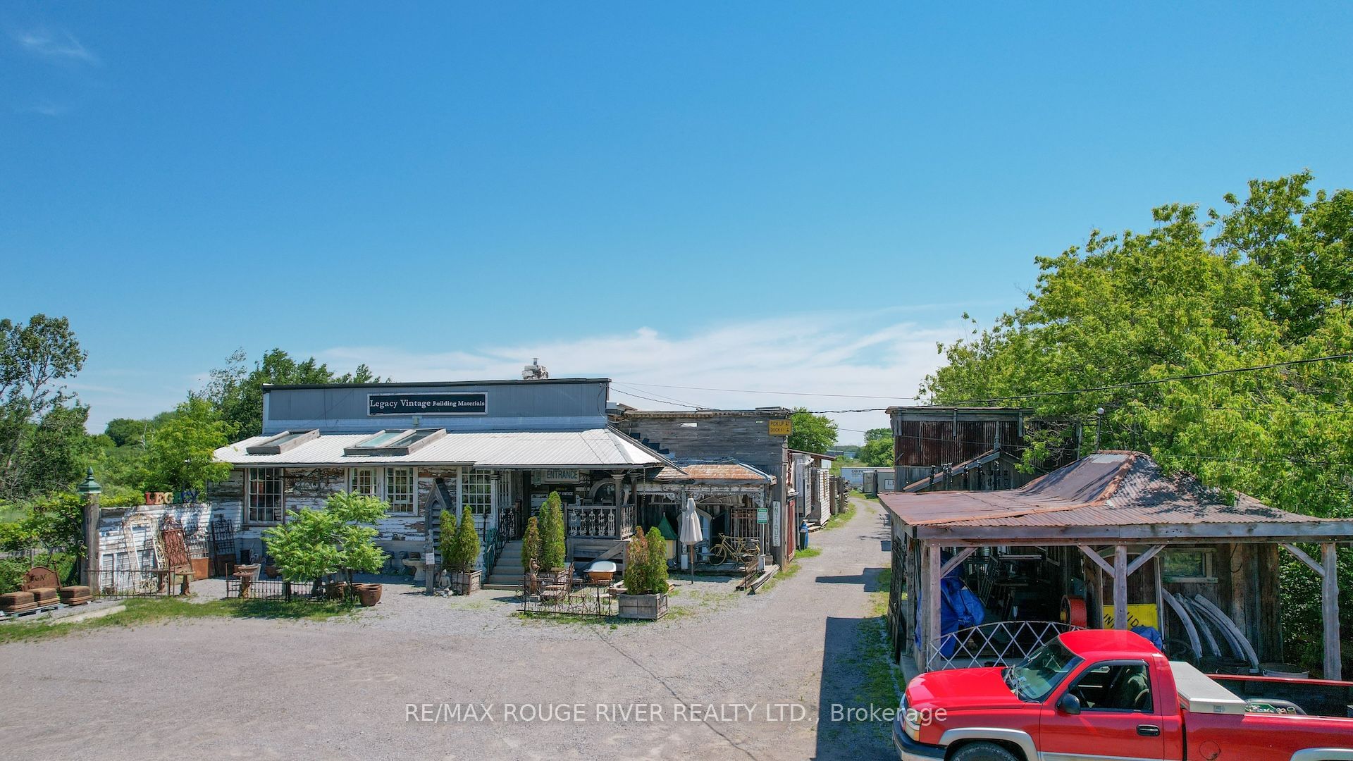 540 Division Street Property Photo 9