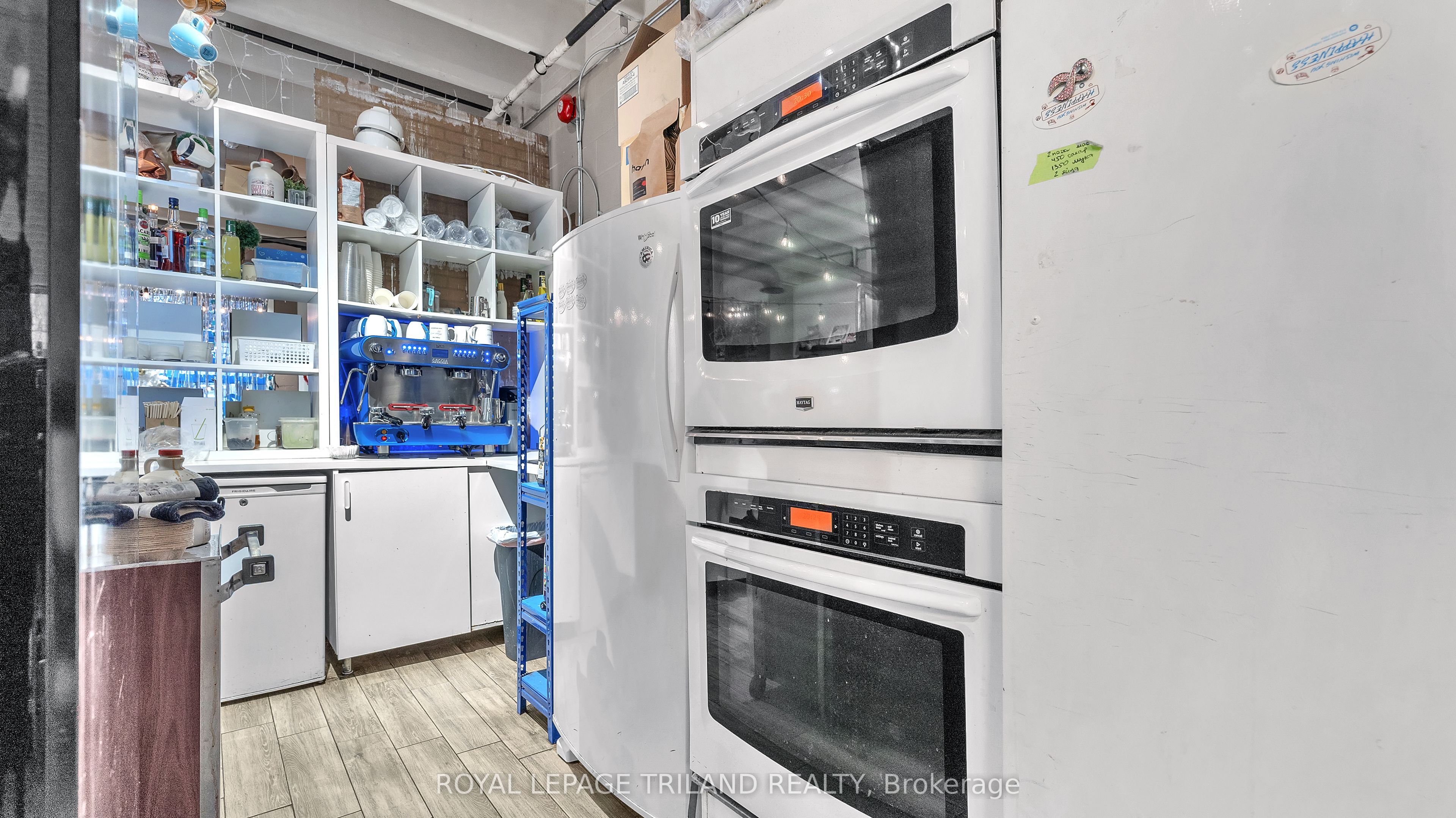 430 Wellington Street Property Photo 19