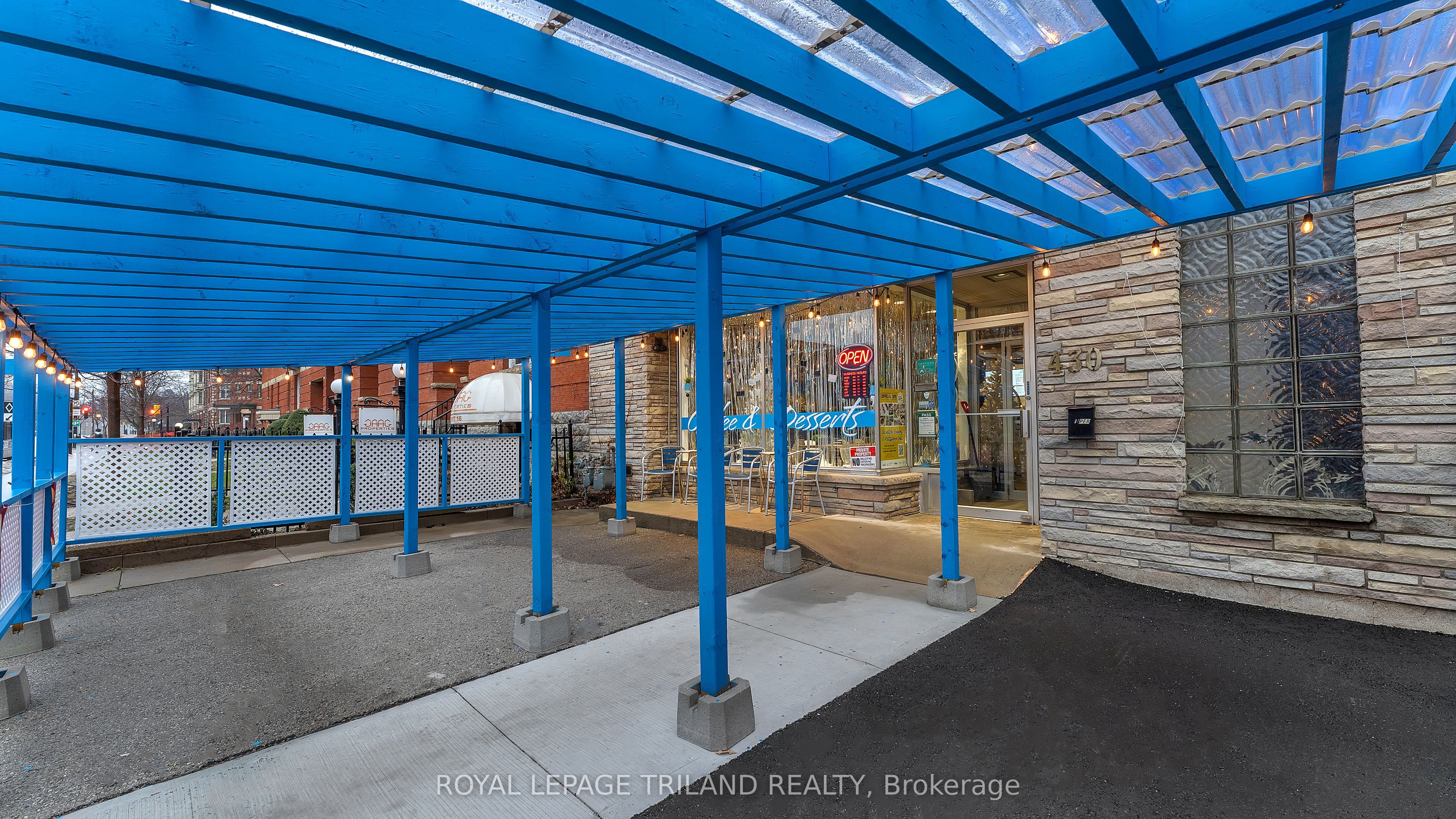 430 Wellington Street Property Photo 27