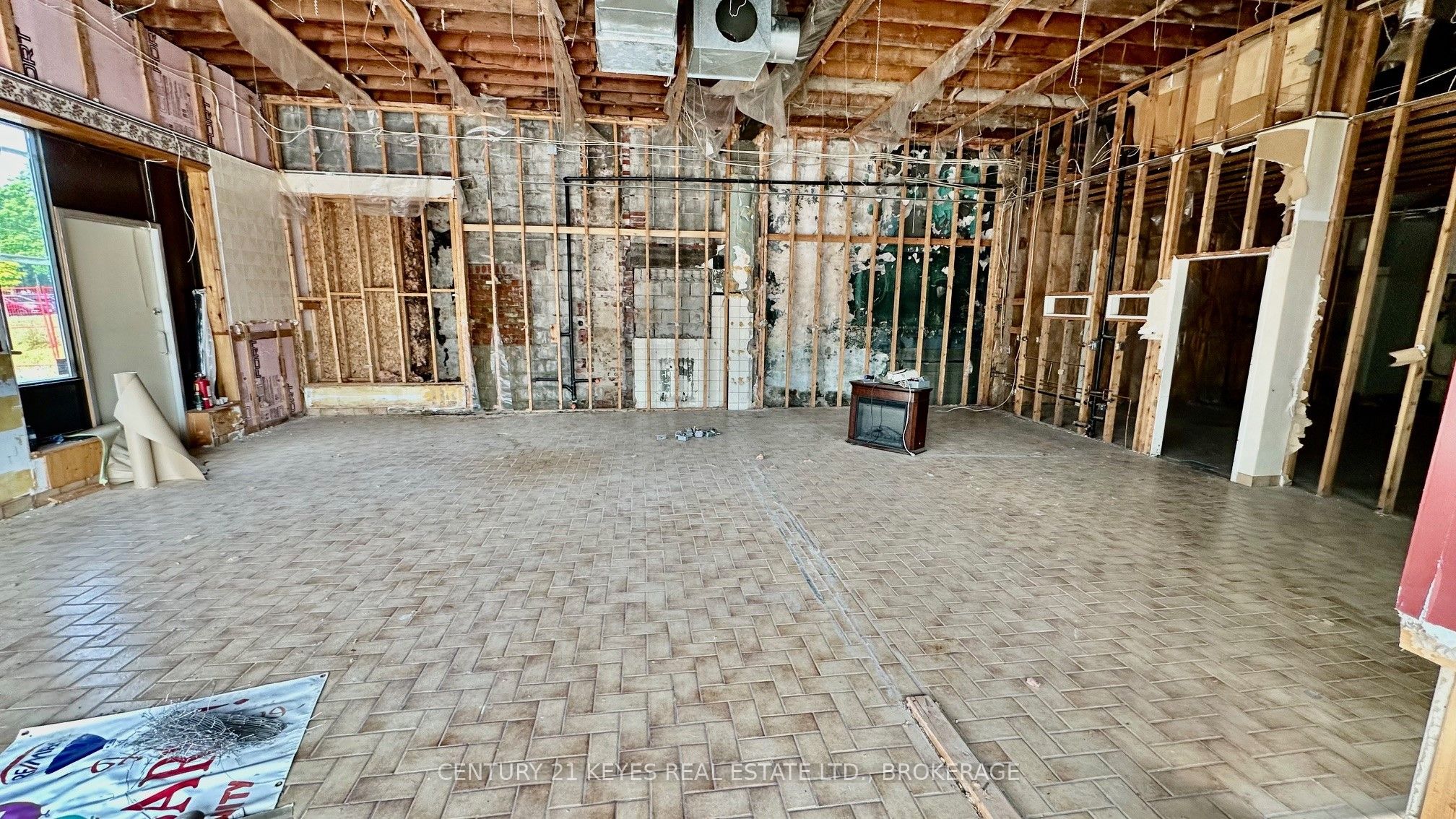 50 King Street Property Photo 8