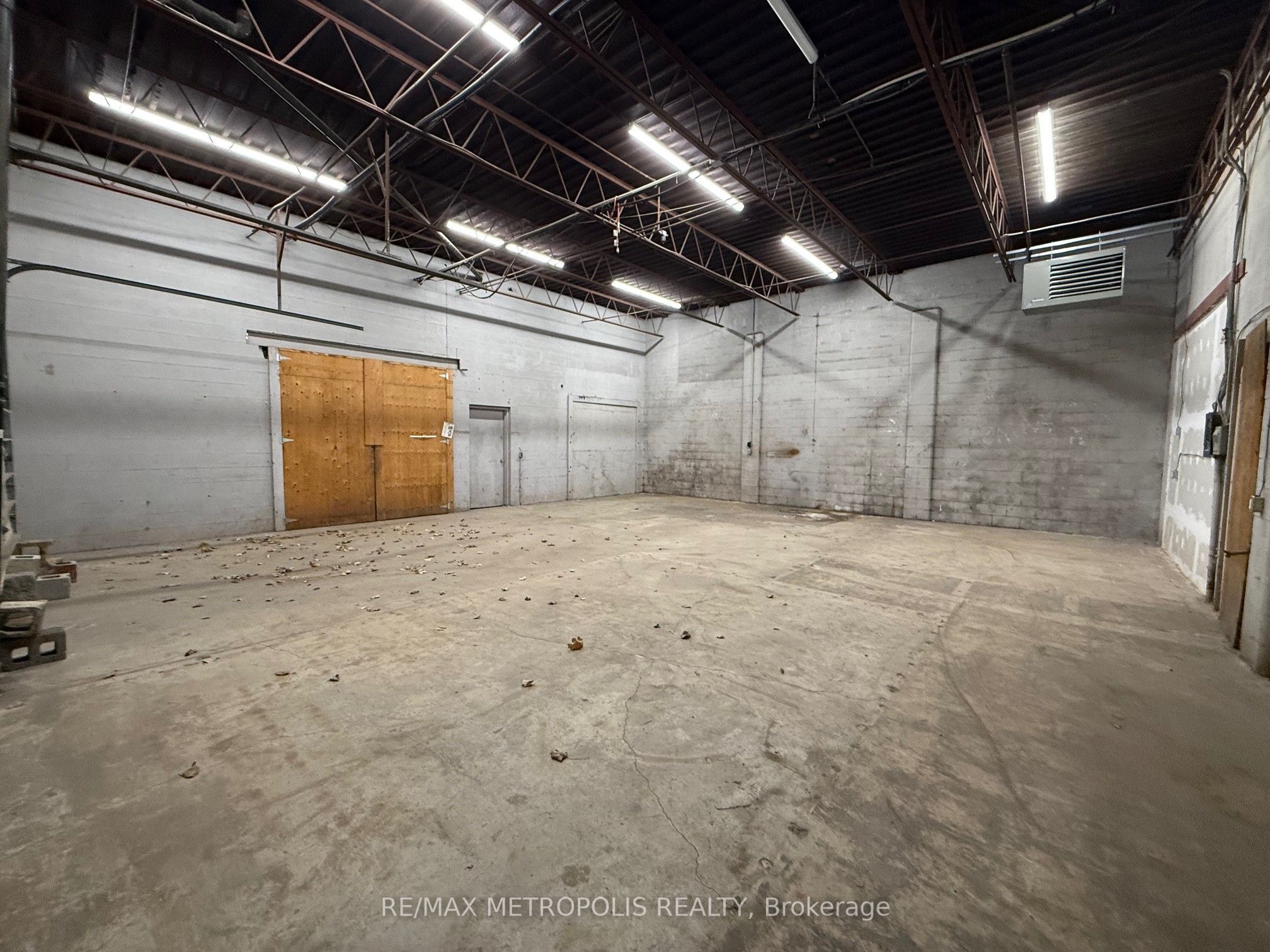 #d - 866 Phillip Street Property Photo 3