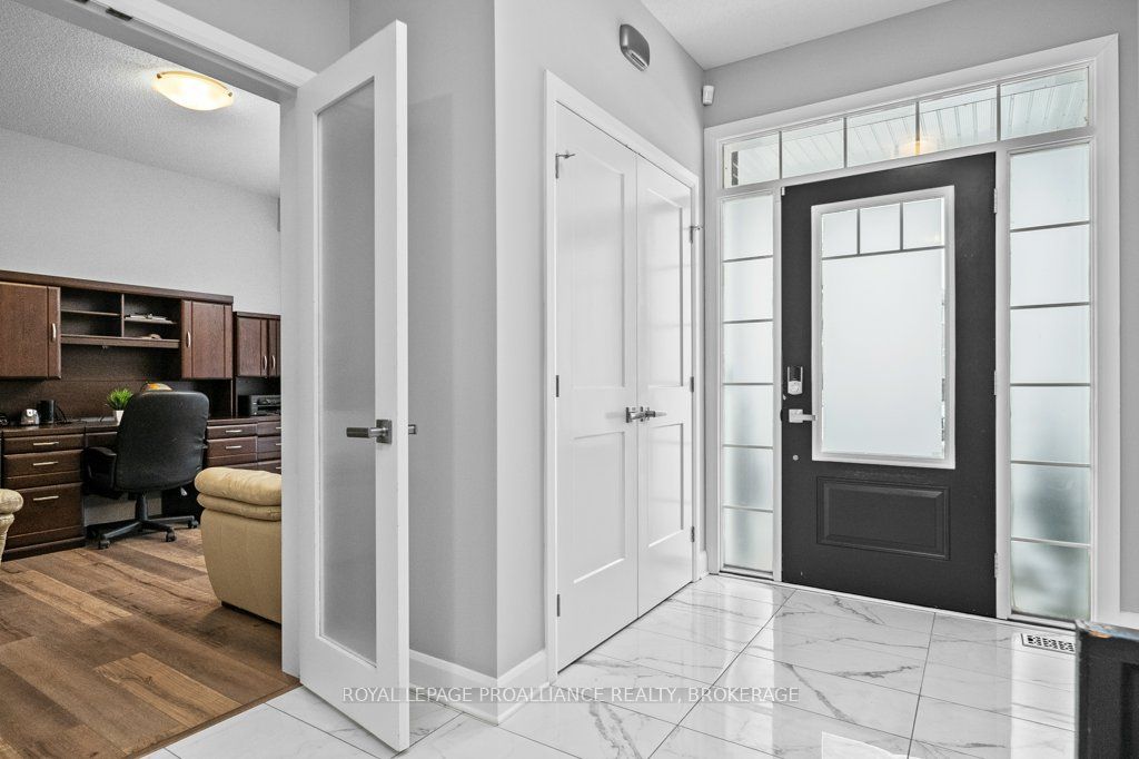 724 Riverview Way Property Photo 2