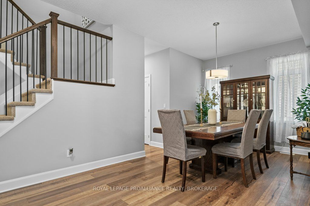 724 Riverview Way Property Photo 3