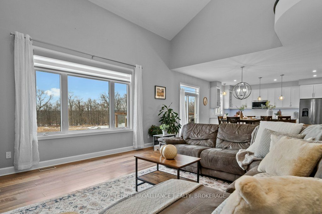 724 Riverview Way Property Photo 7