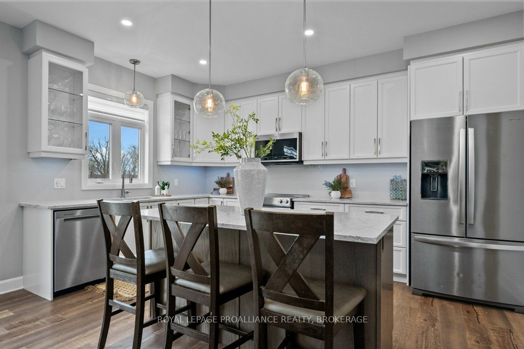 724 Riverview Way Property Photo 9