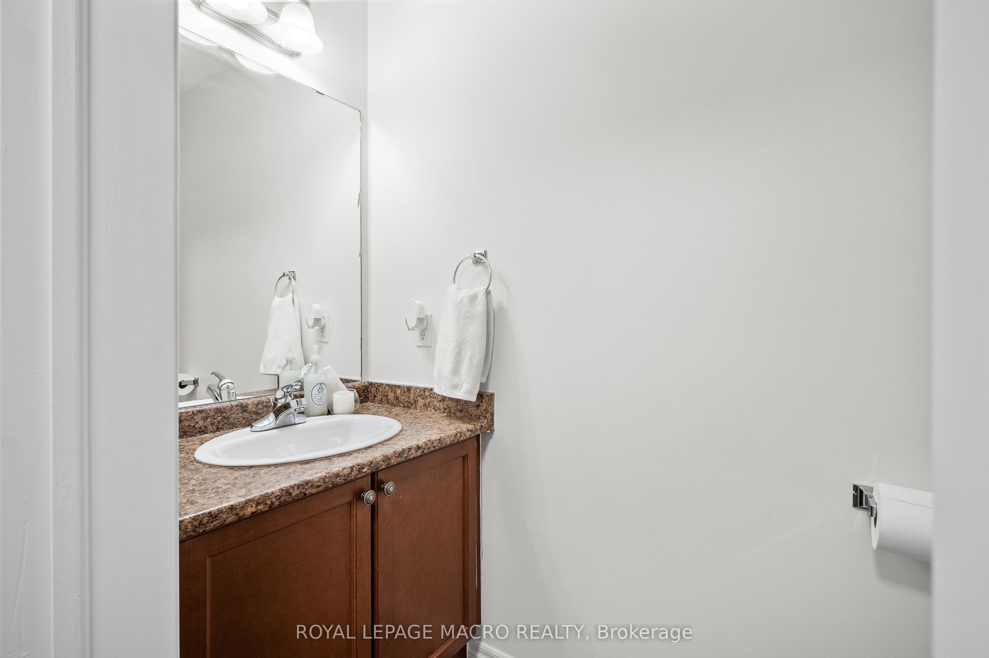 44 Pelech Crescent Property Photo 19