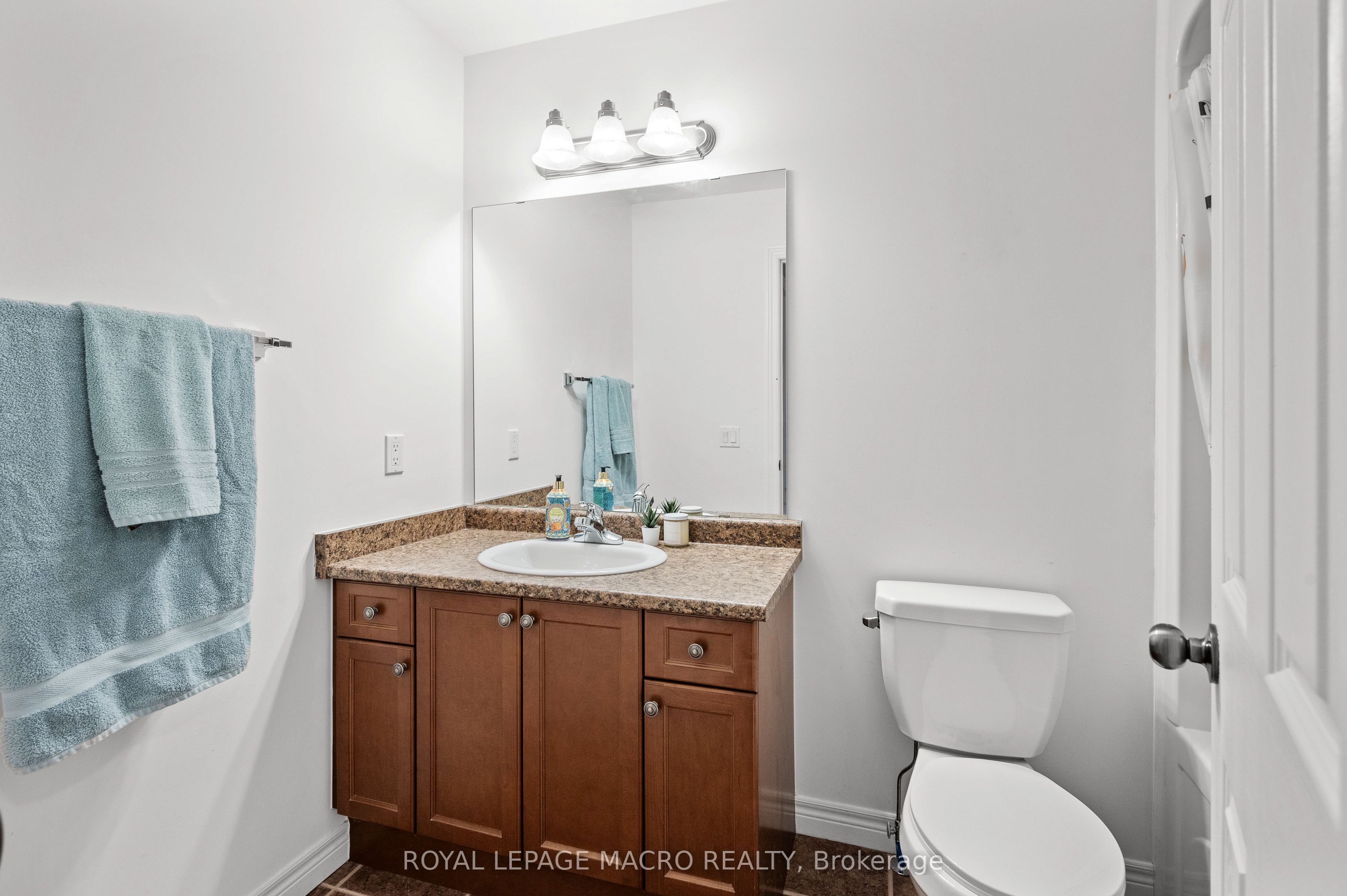 44 Pelech Crescent Property Photo 32