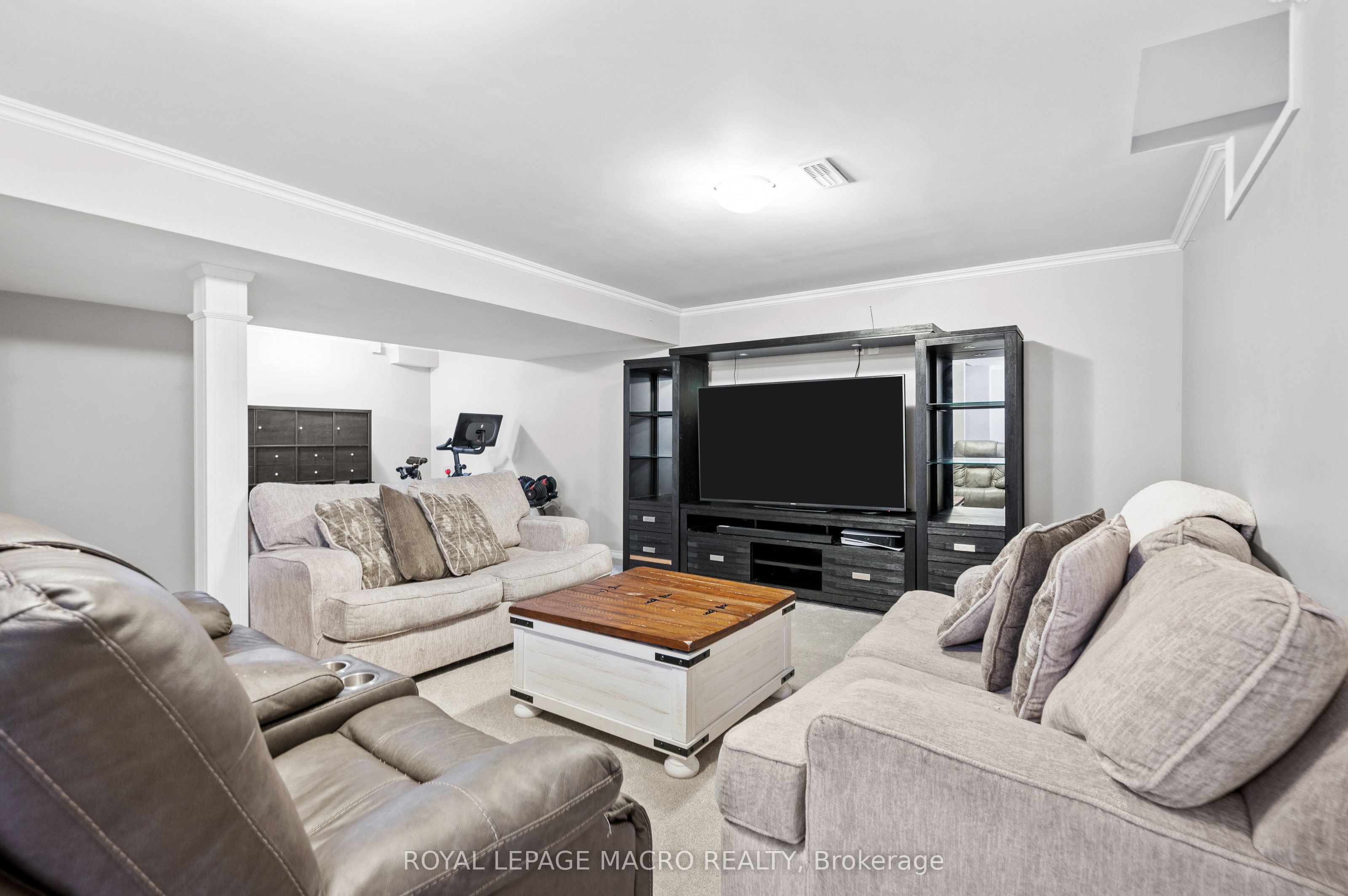 44 Pelech Crescent Property Photo 36