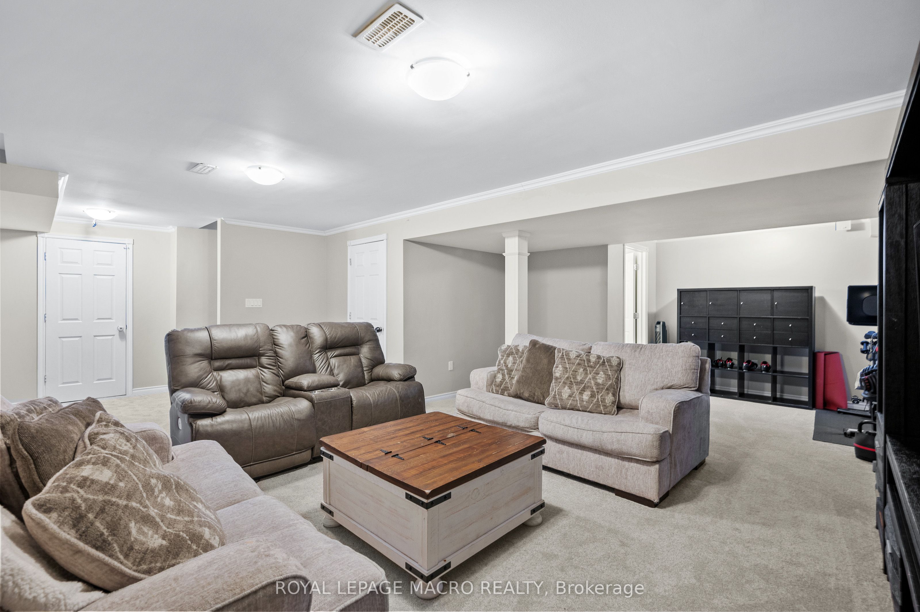 44 Pelech Crescent Property Photo 37
