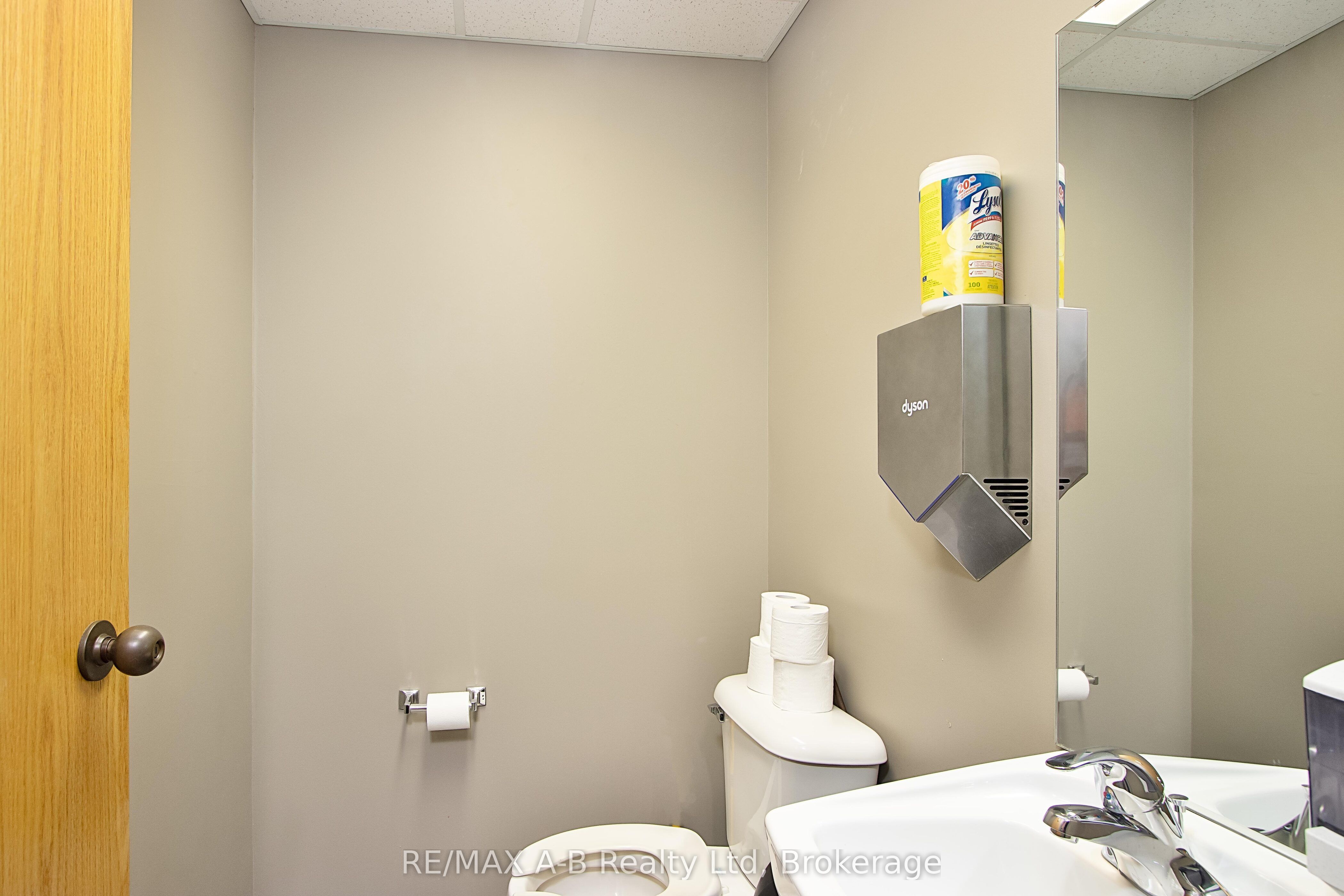 140 Foundry Street Property Photo 36