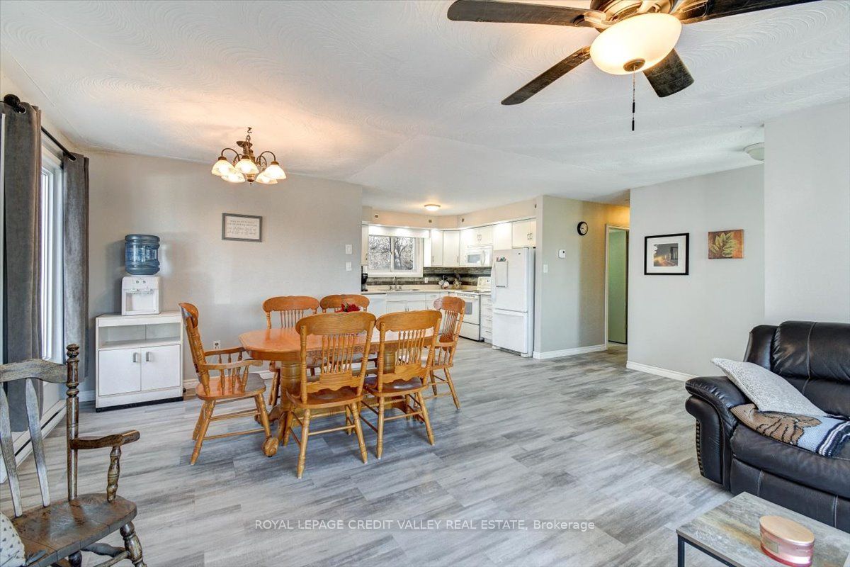 170 Crofton Road N Property Photo 8