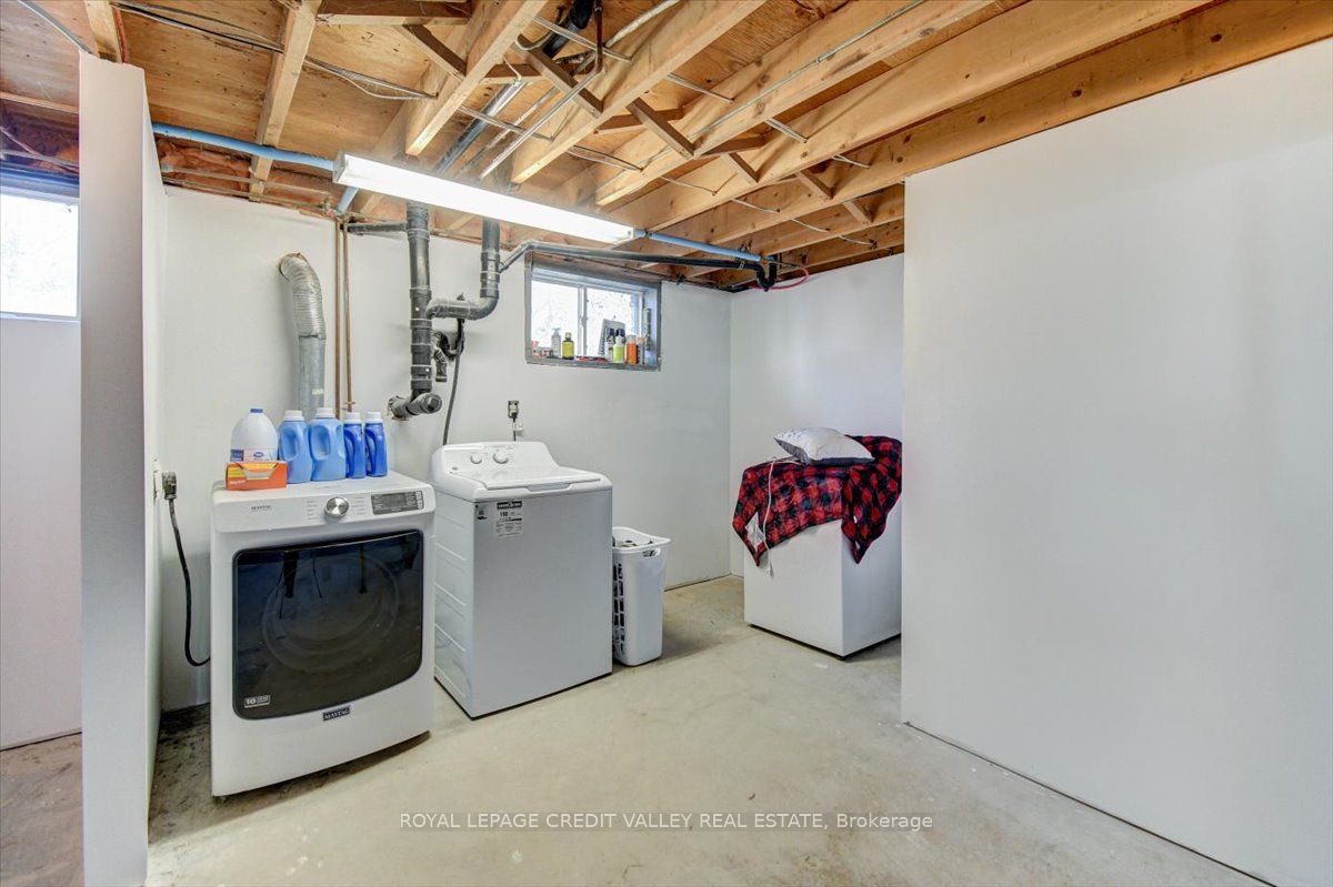 170 Crofton Road N Property Photo 23