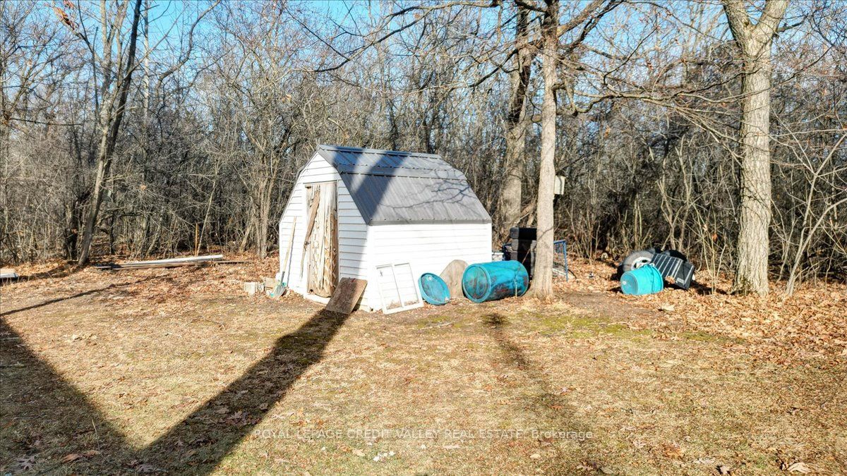 170 Crofton Road N Property Photo 32