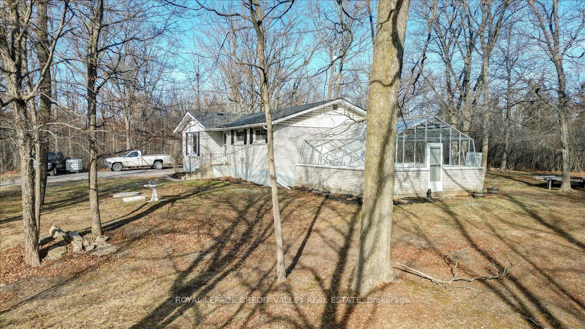 170 Crofton Road N Property Photo 33