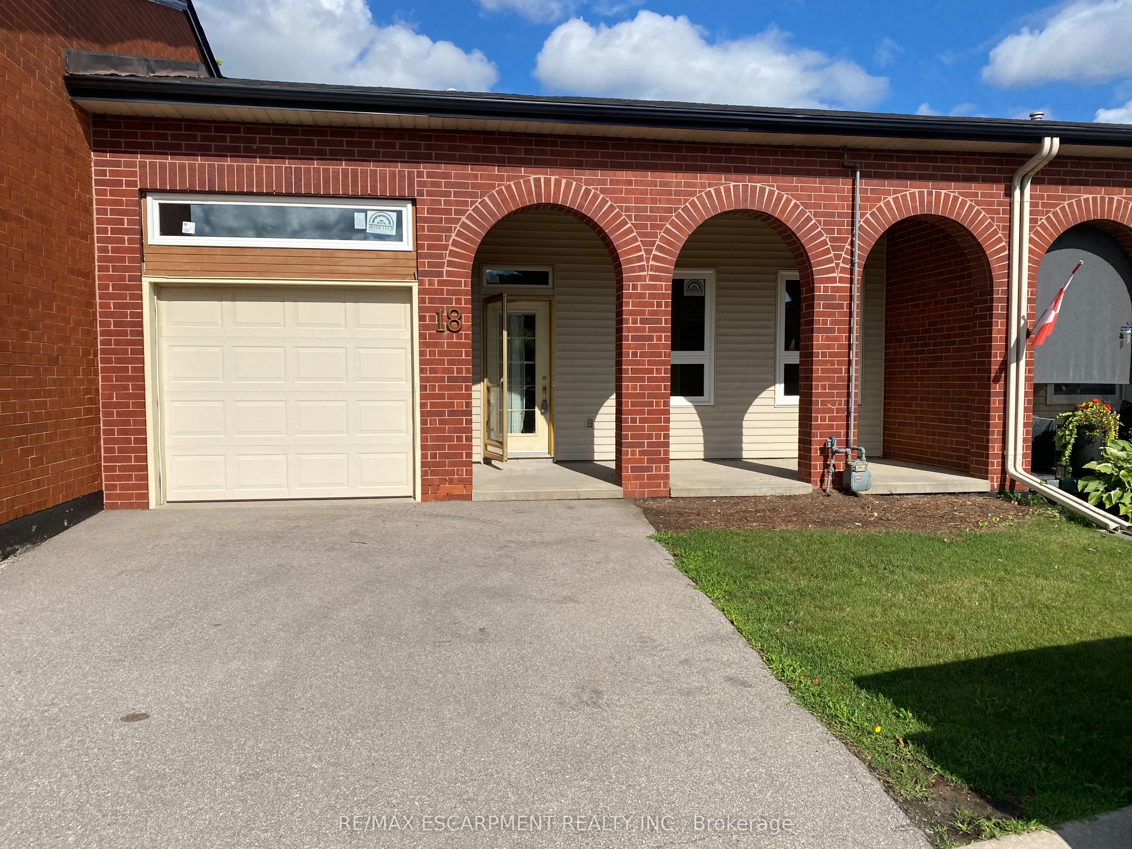 18 Archdeacon Clark Trail Property Photo 1