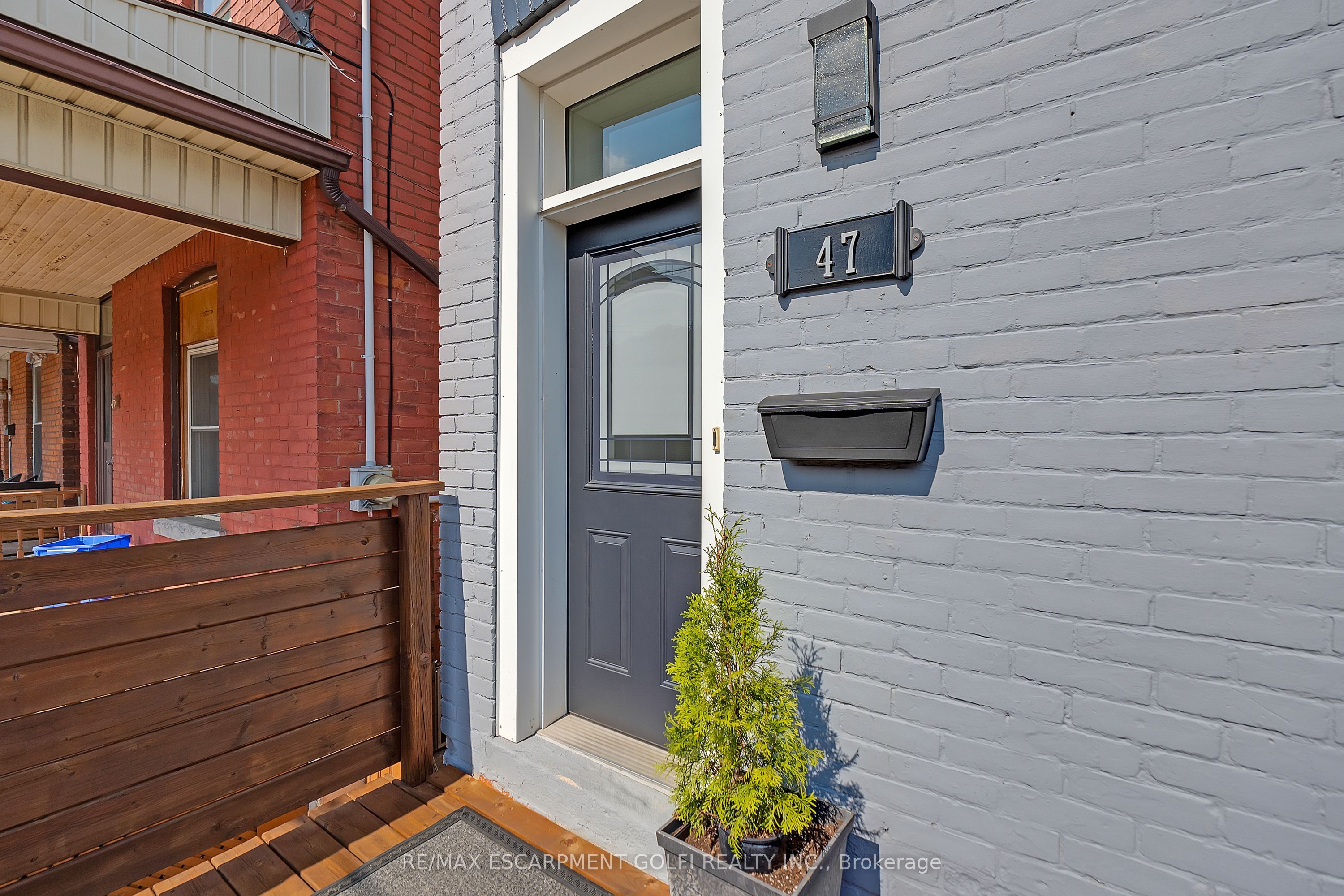47 Burlington Street Property Photo 2