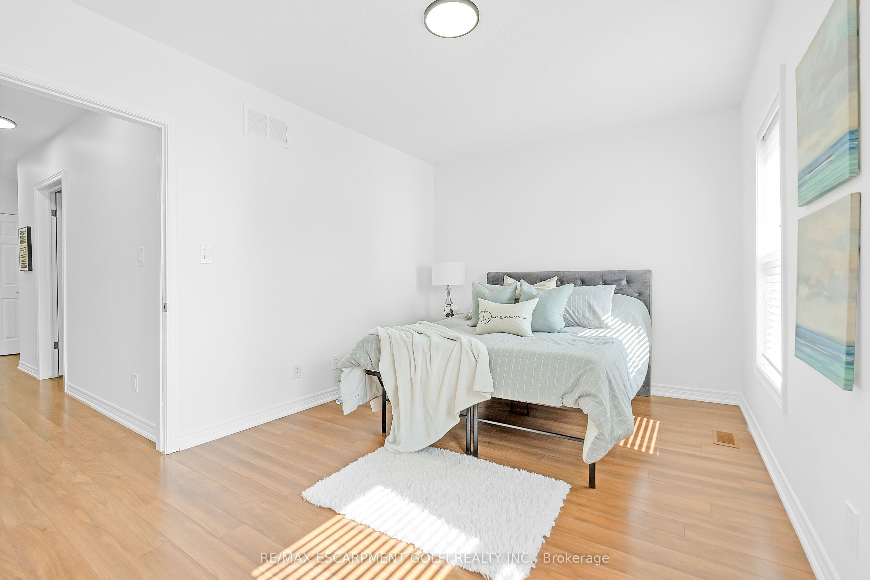 47 Burlington Street Property Photo 13