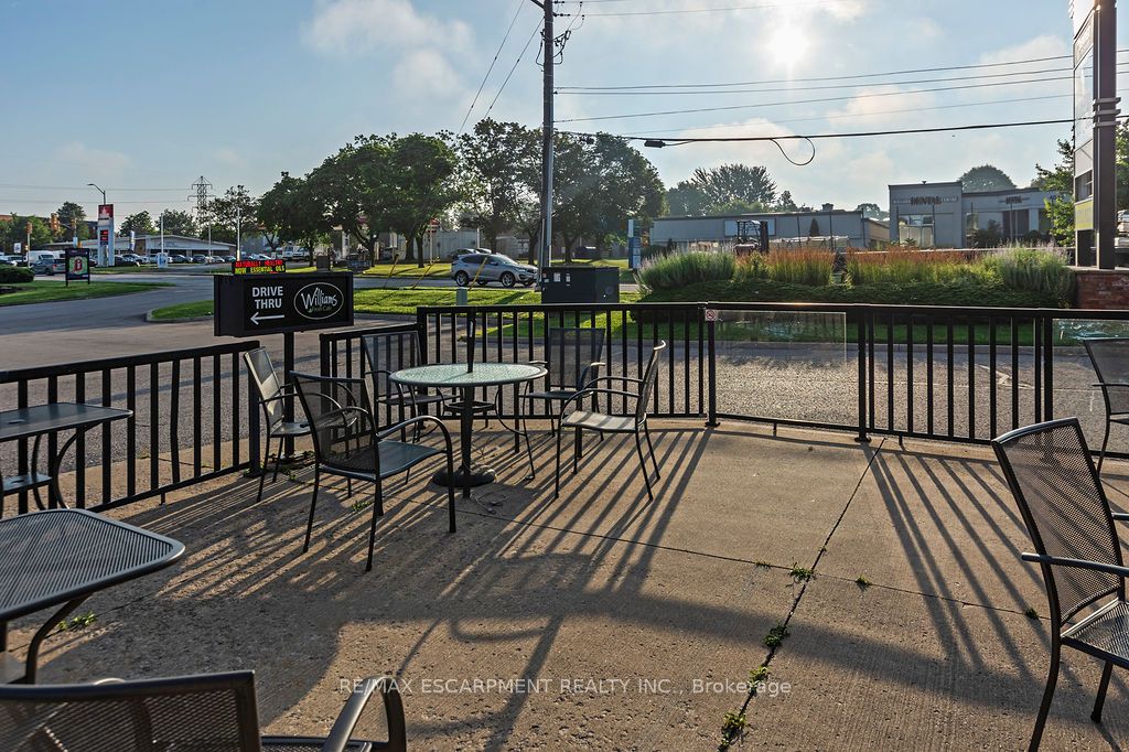4025 Dorchester Road Property Photo 6