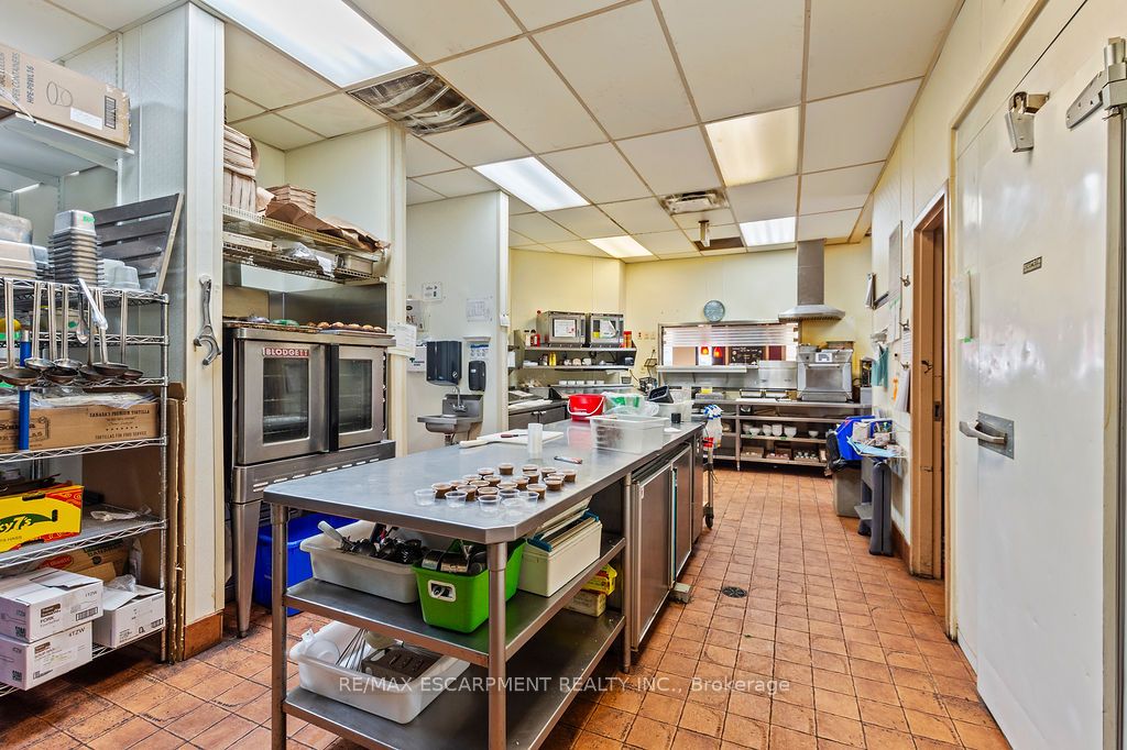 4025 Dorchester Road Property Photo 25