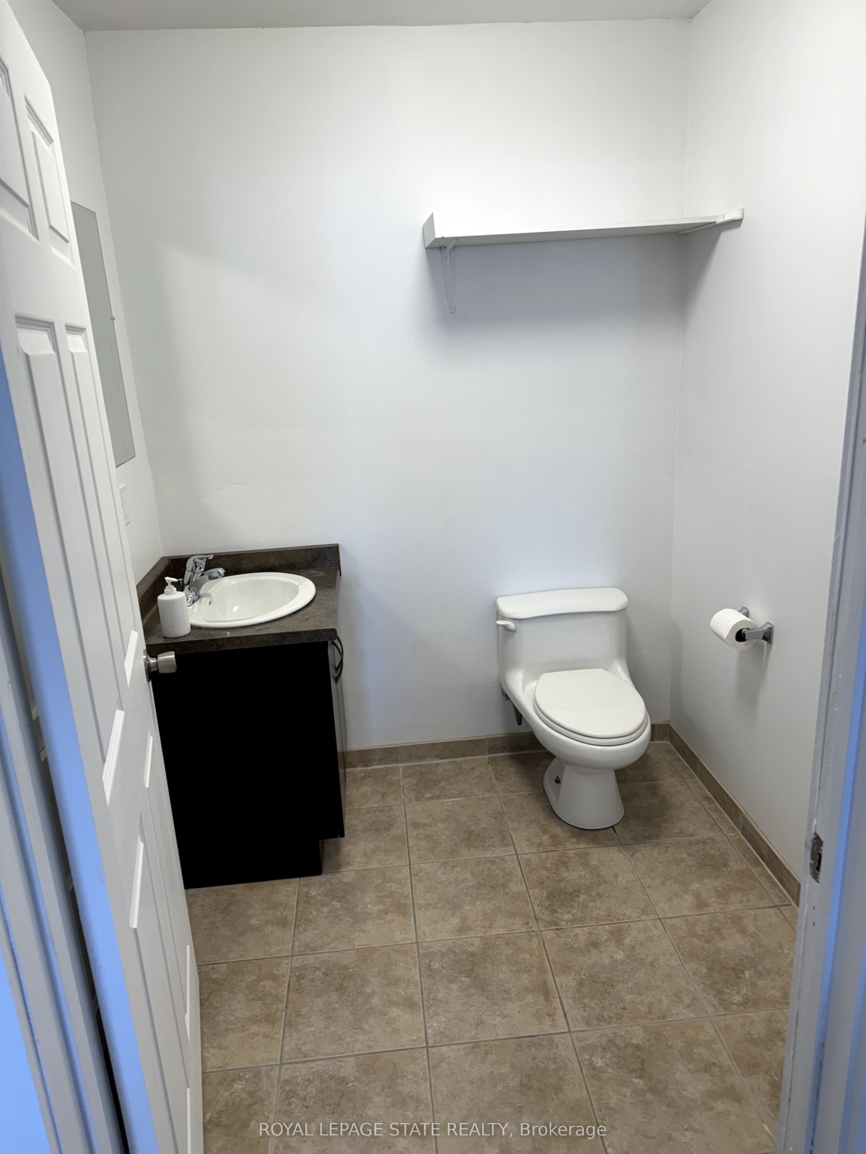 #12 - 1576 Stone Church Road Property Photo 14
