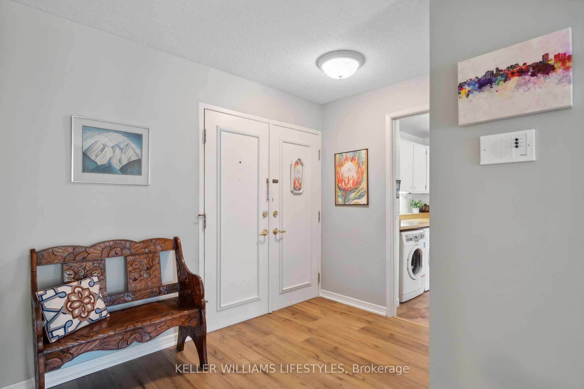 #116 - 300 Everglade Crescent Property Photo 5