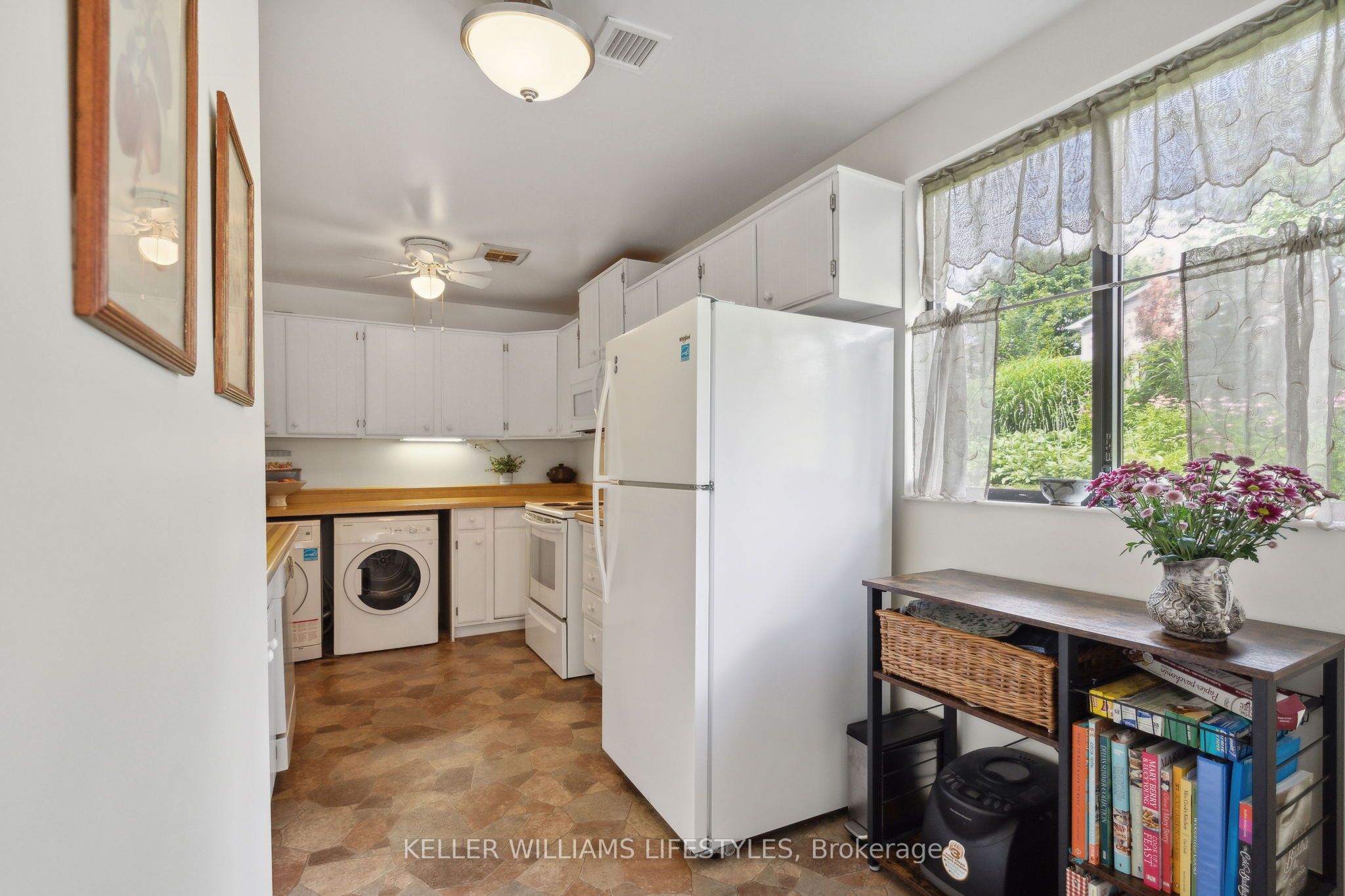 #116 - 300 Everglade Crescent Property Photo 17