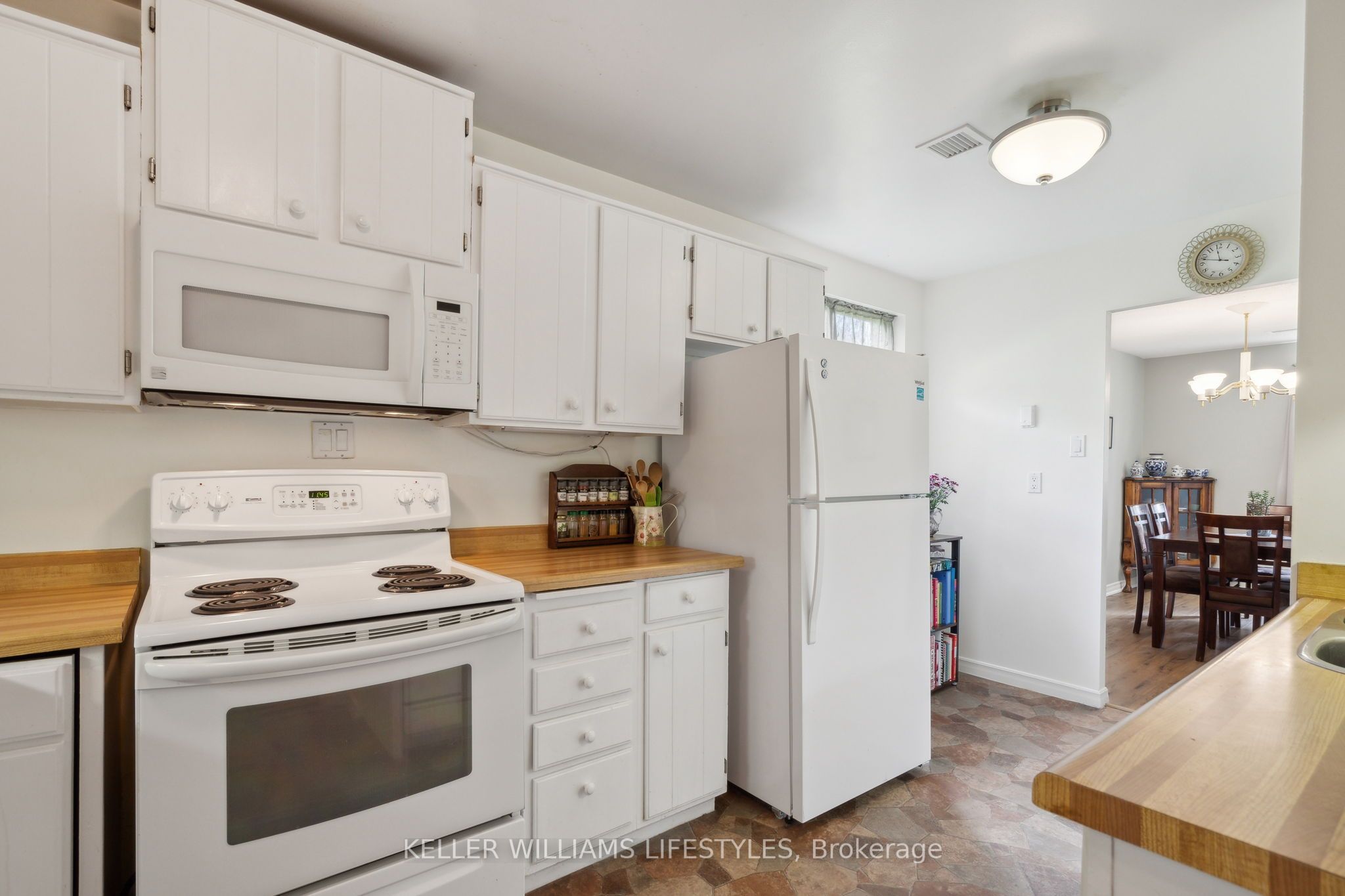 #116 - 300 Everglade Crescent Property Photo 23