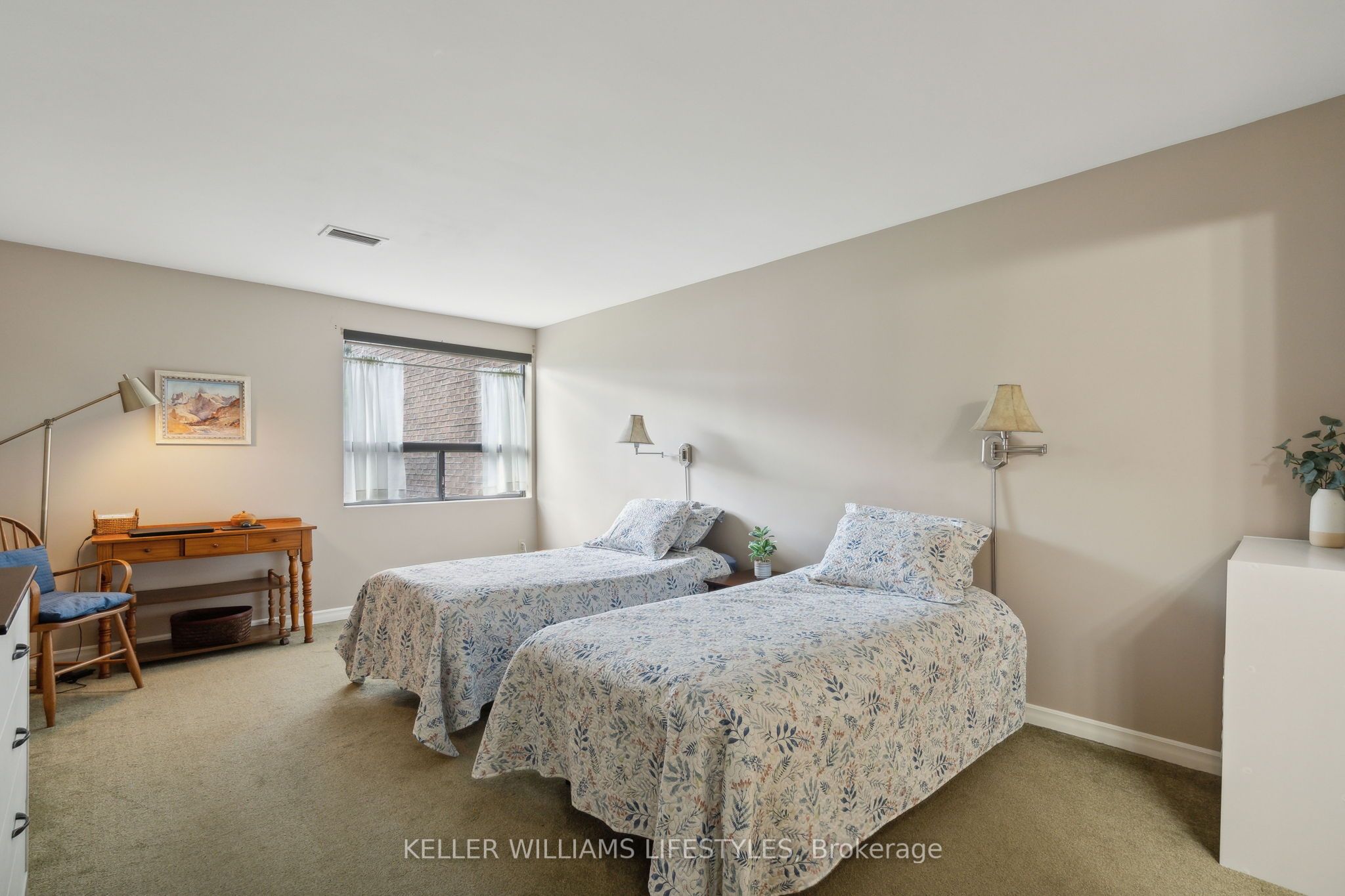 #116 - 300 Everglade Crescent Property Photo 24