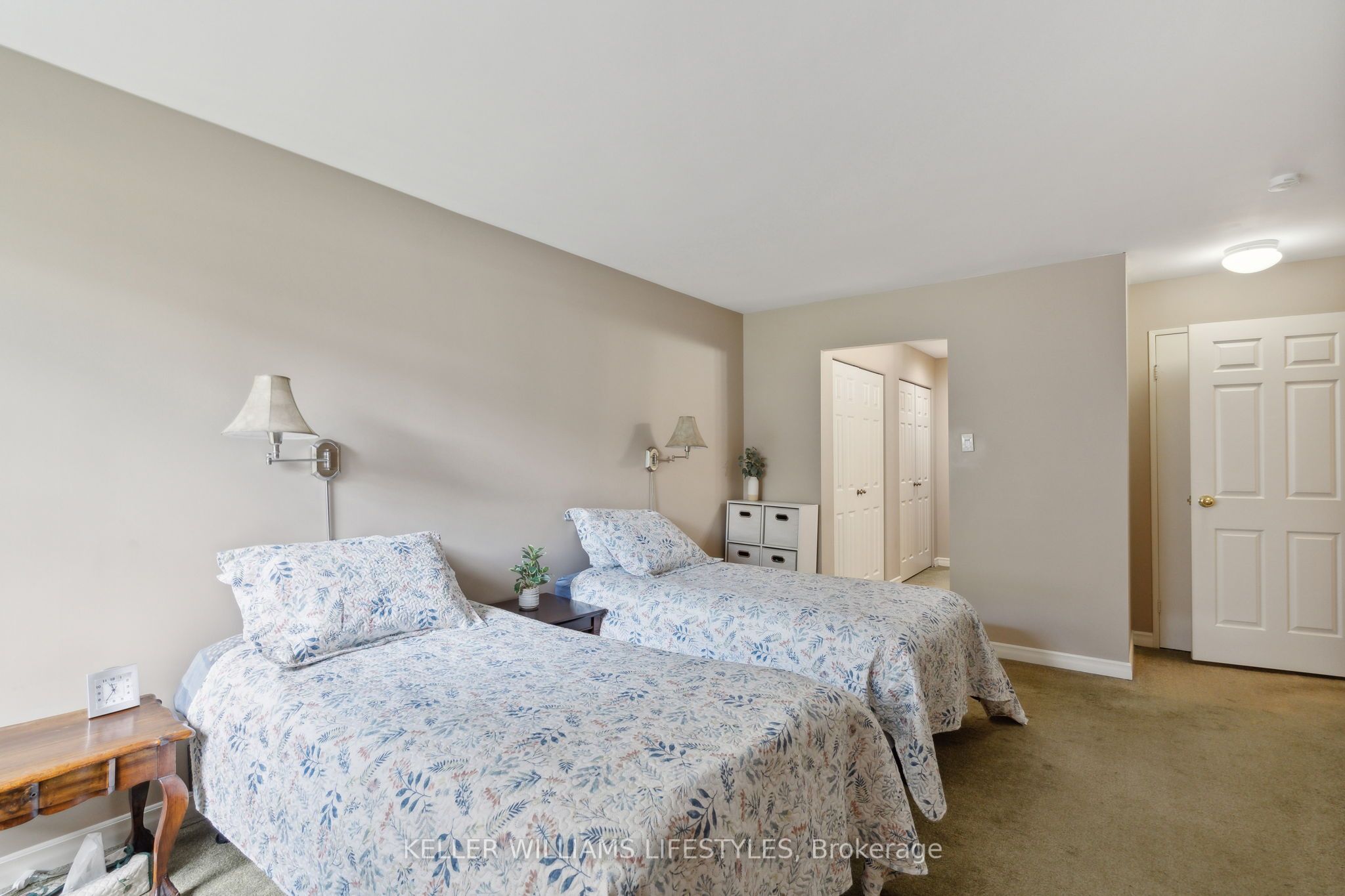 #116 - 300 Everglade Crescent Property Photo 26