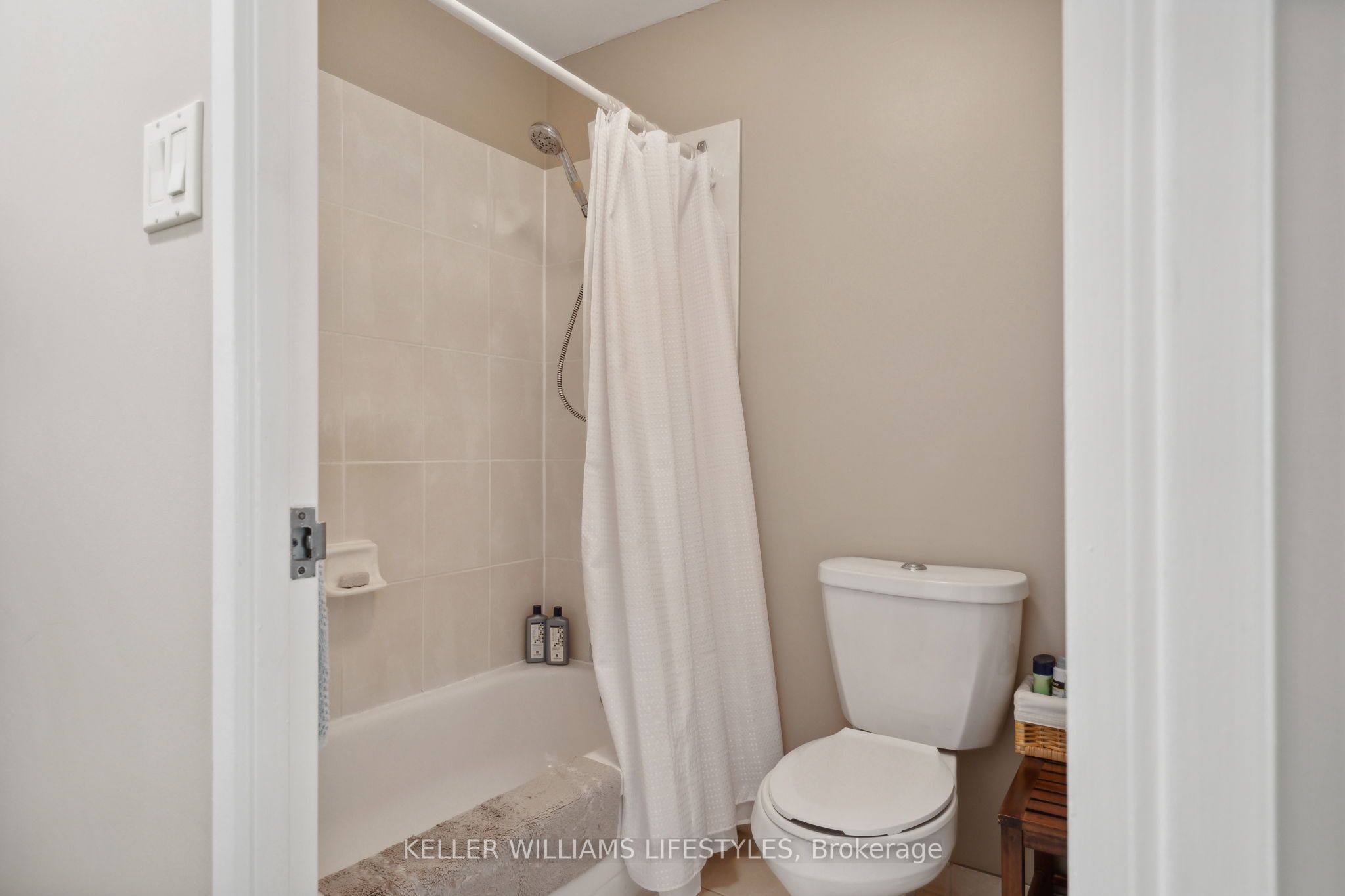 #116 - 300 Everglade Crescent Property Photo 29