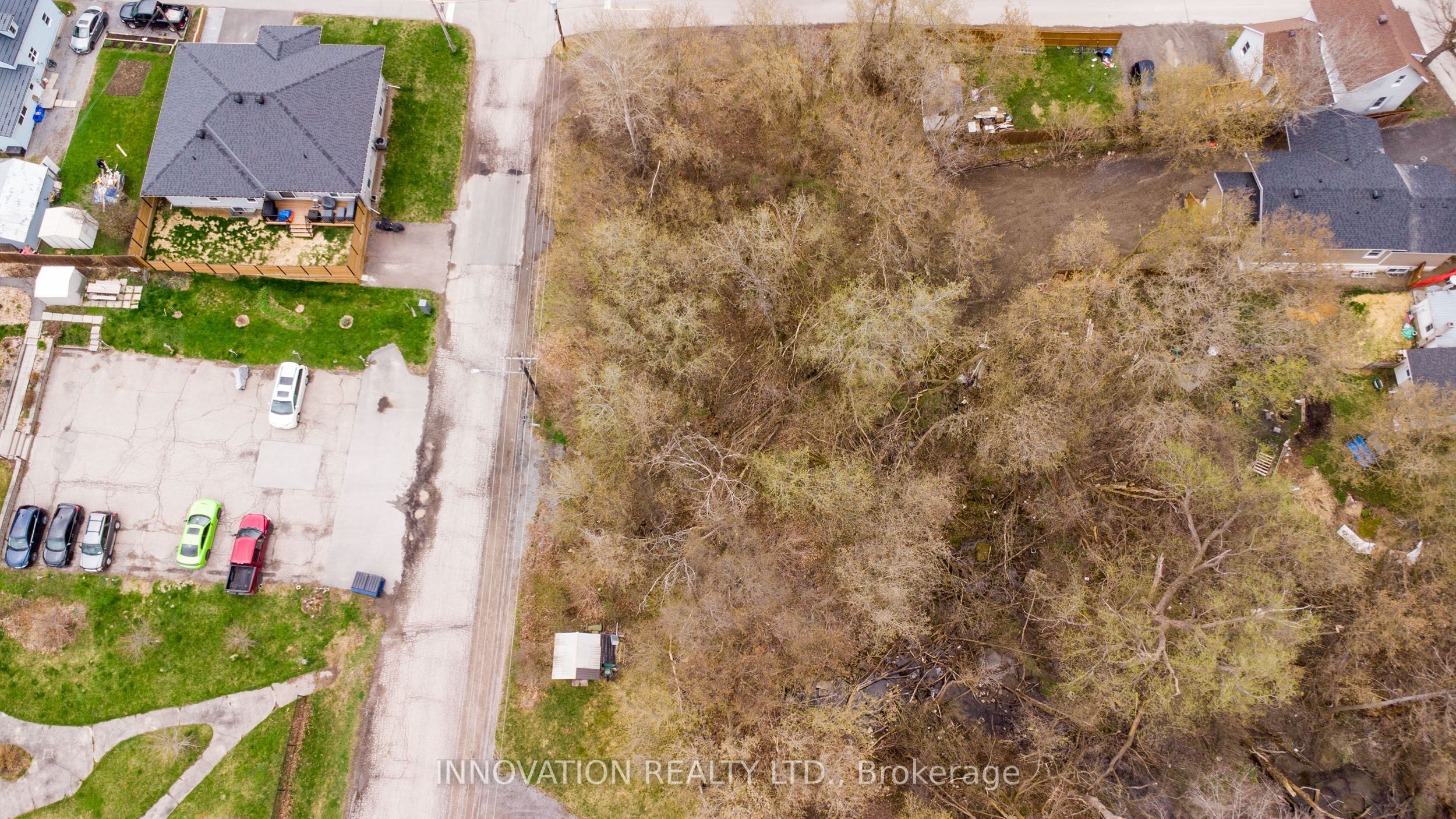 56 Thomas Street N Property Photo 9