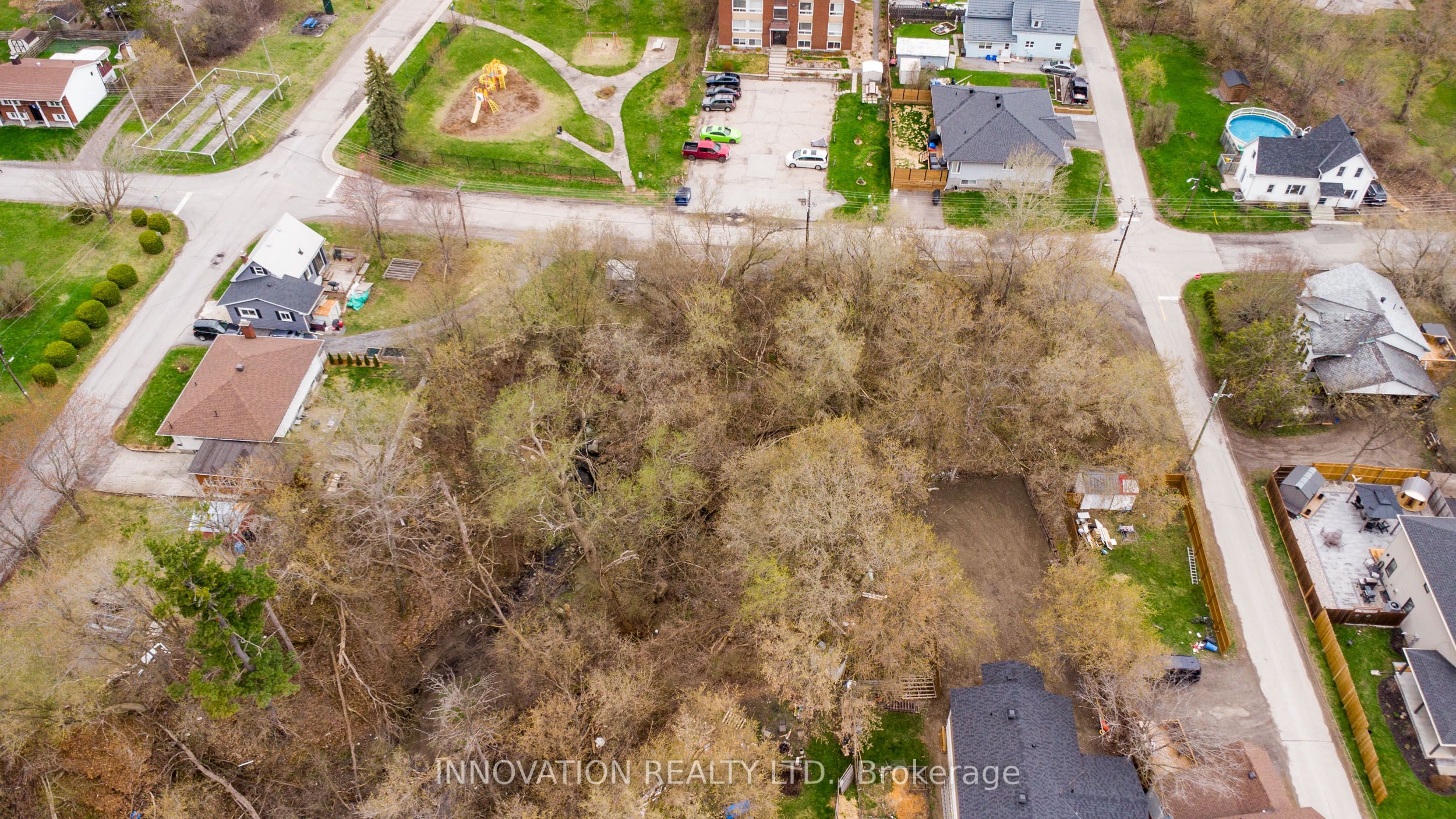 56 Thomas Street N Property Photo 11