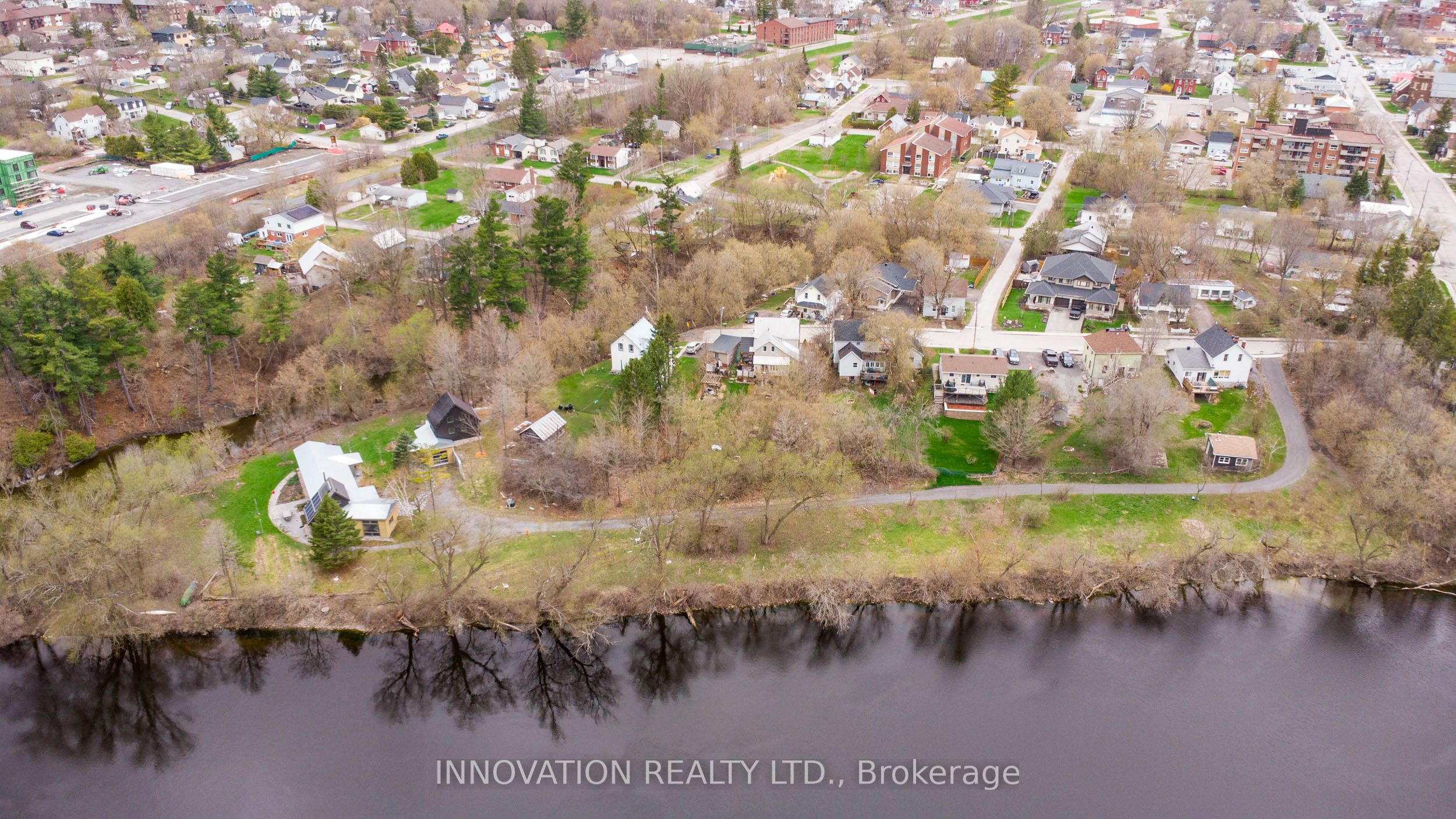56 Thomas Street N Property Photo 12
