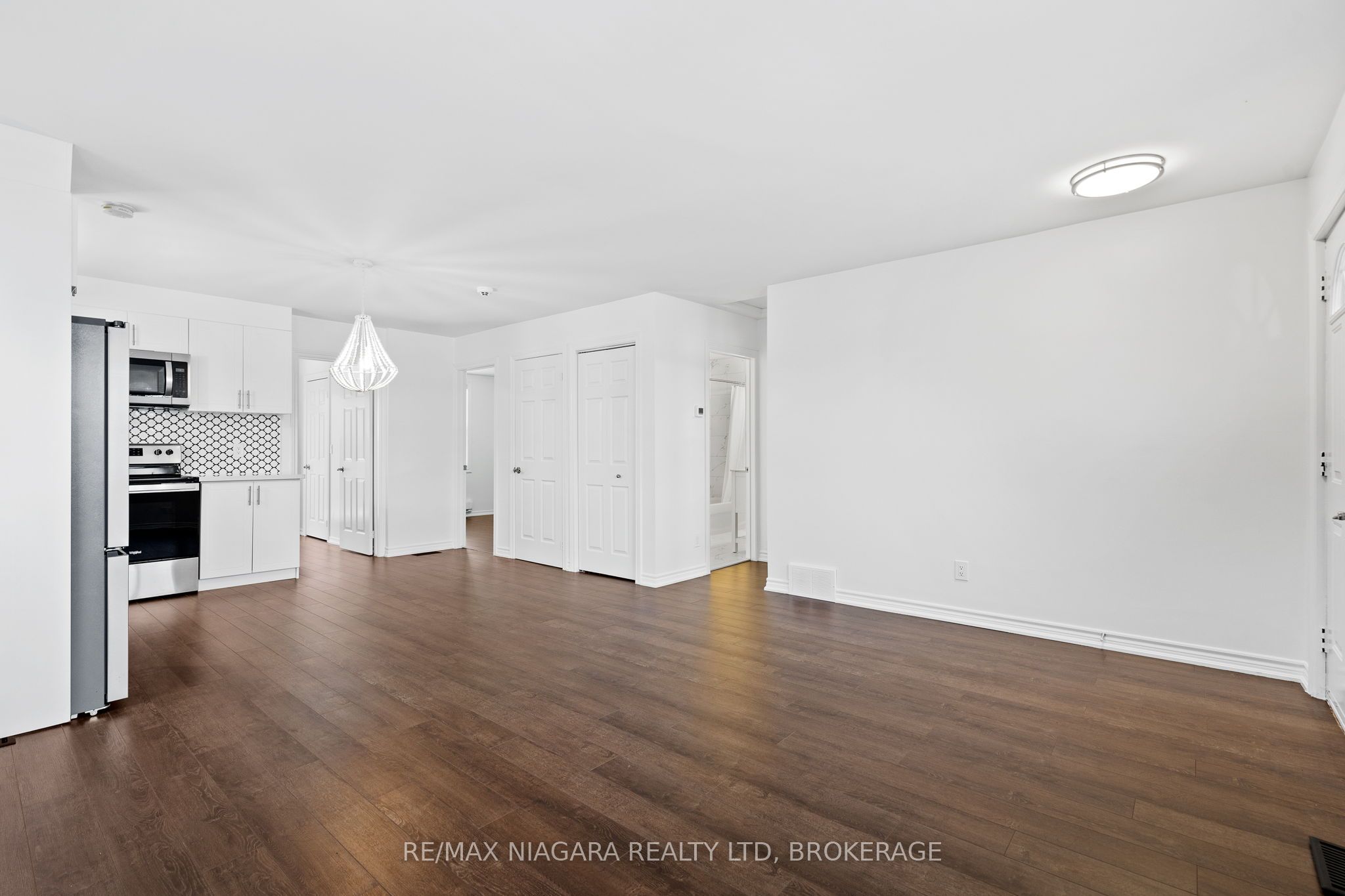 3967 Welland Street Property Photo 6