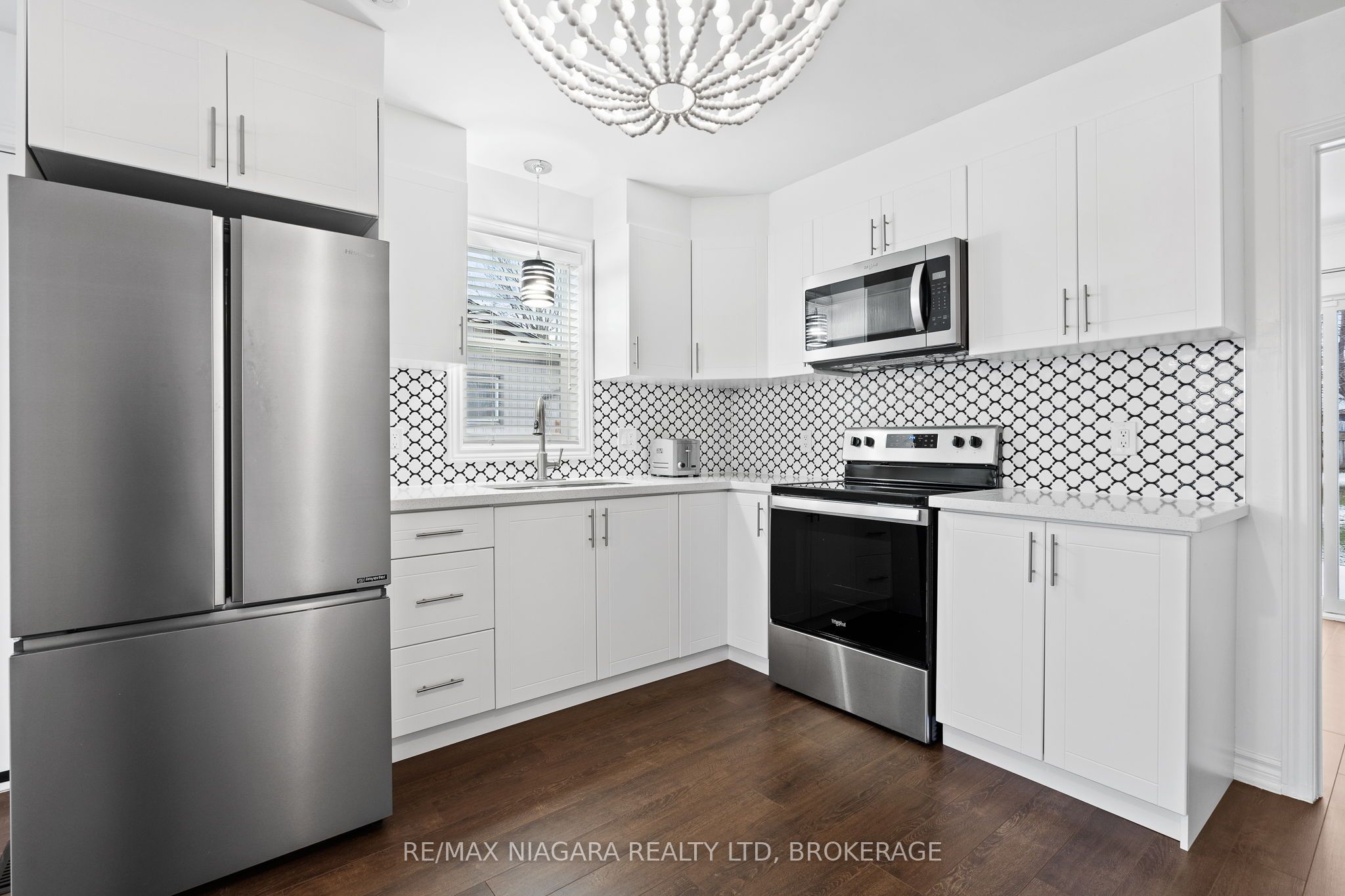 3967 Welland Street Property Photo 11