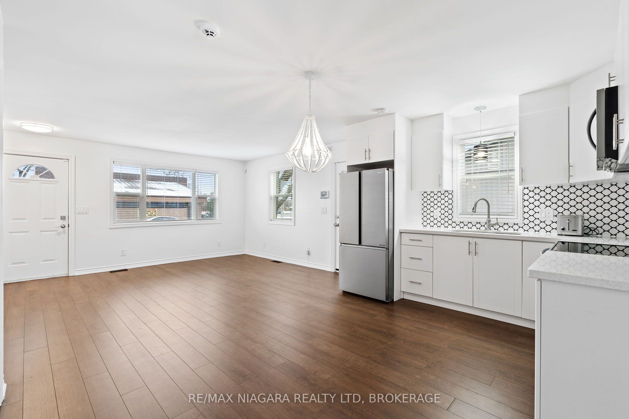 3967 Welland Street Property Photo 13