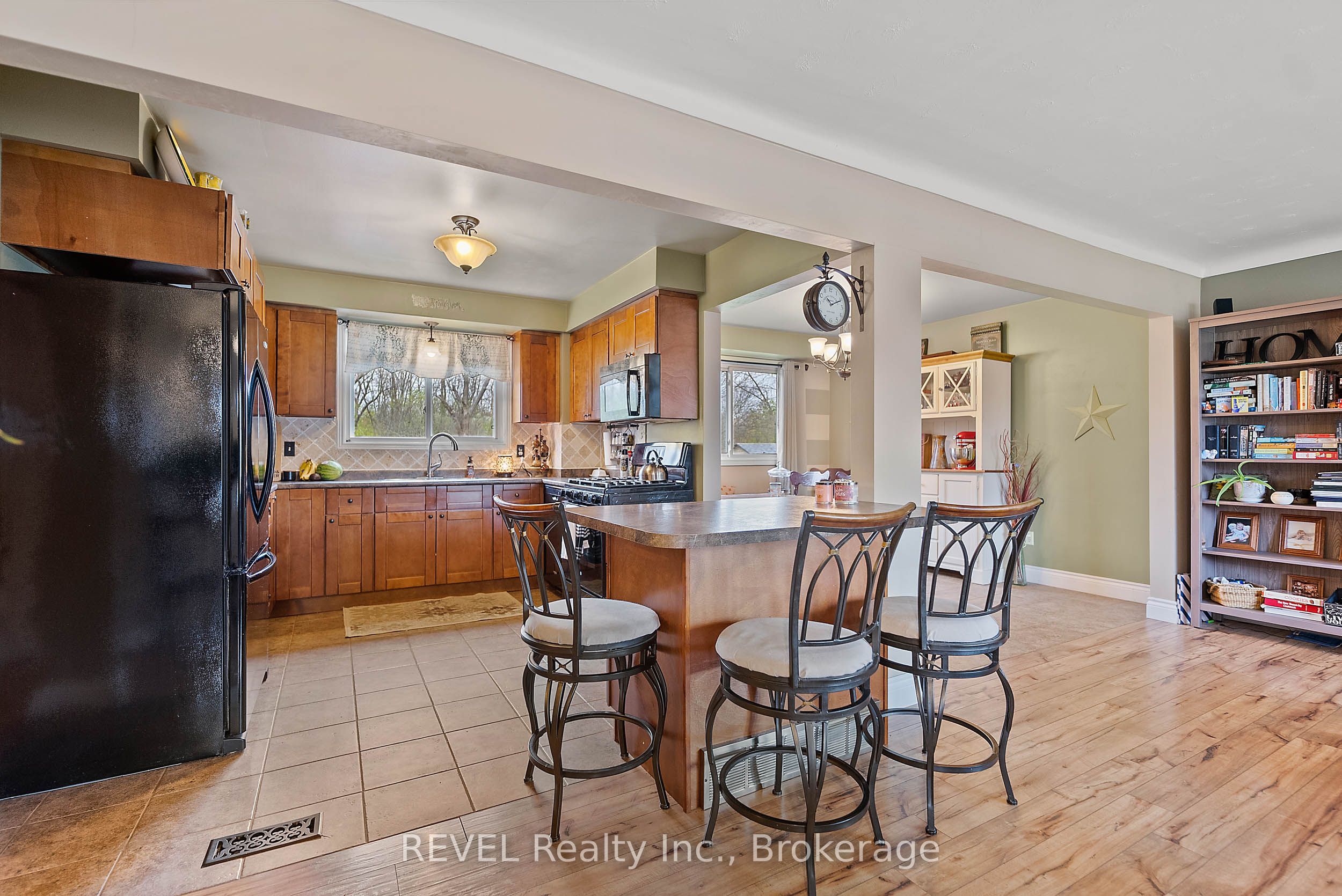 869 Daytona Drive Property Photo 10