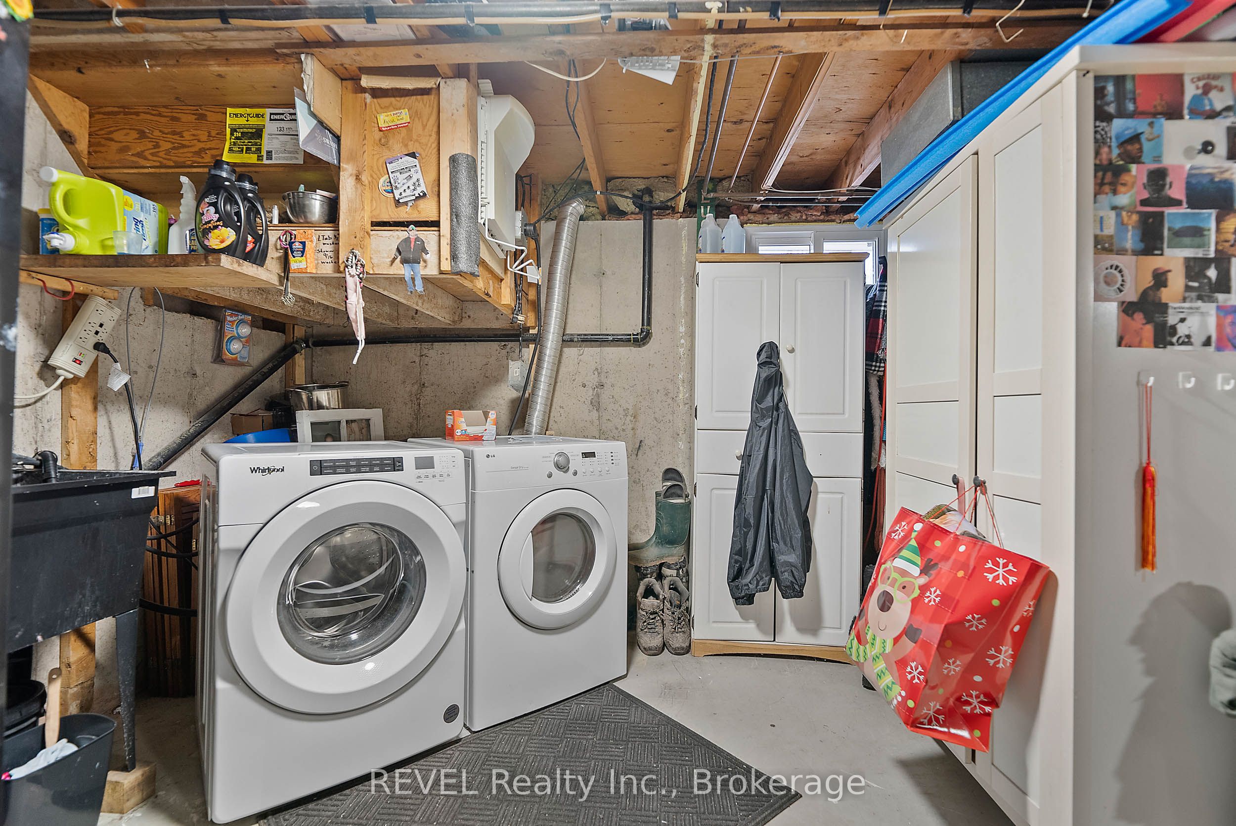 869 Daytona Drive Property Photo 27