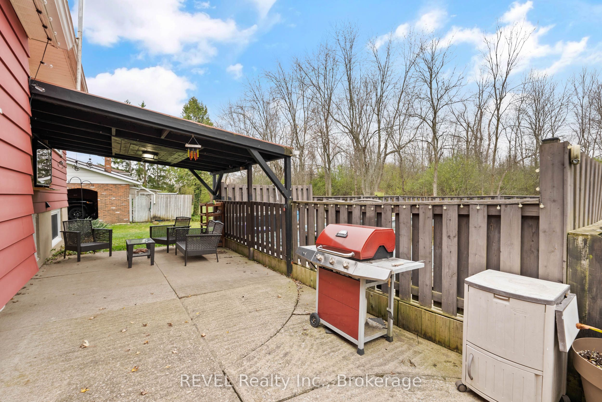869 Daytona Drive Property Photo 28