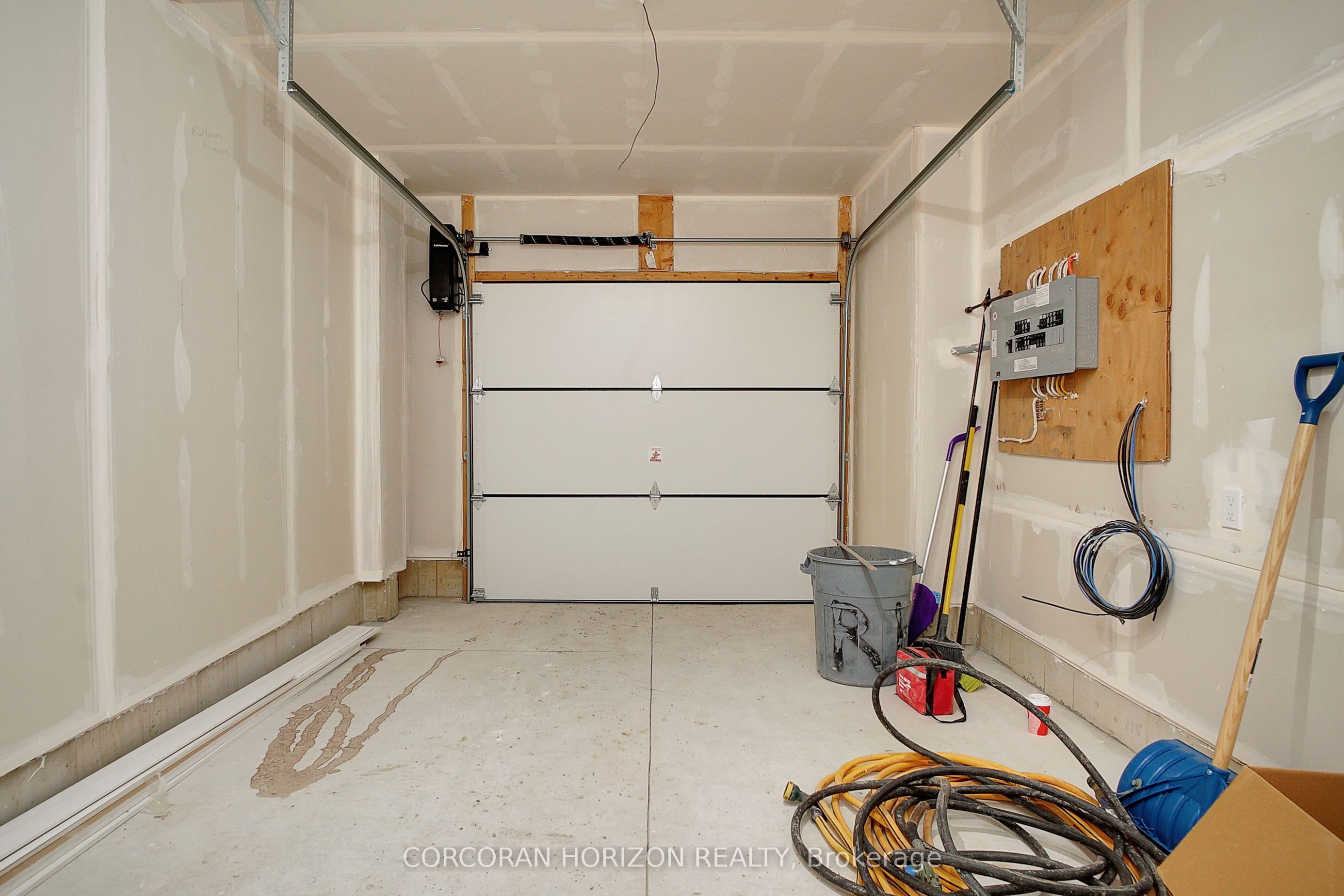 #10 - 40 Bastien Street Property Photo 28