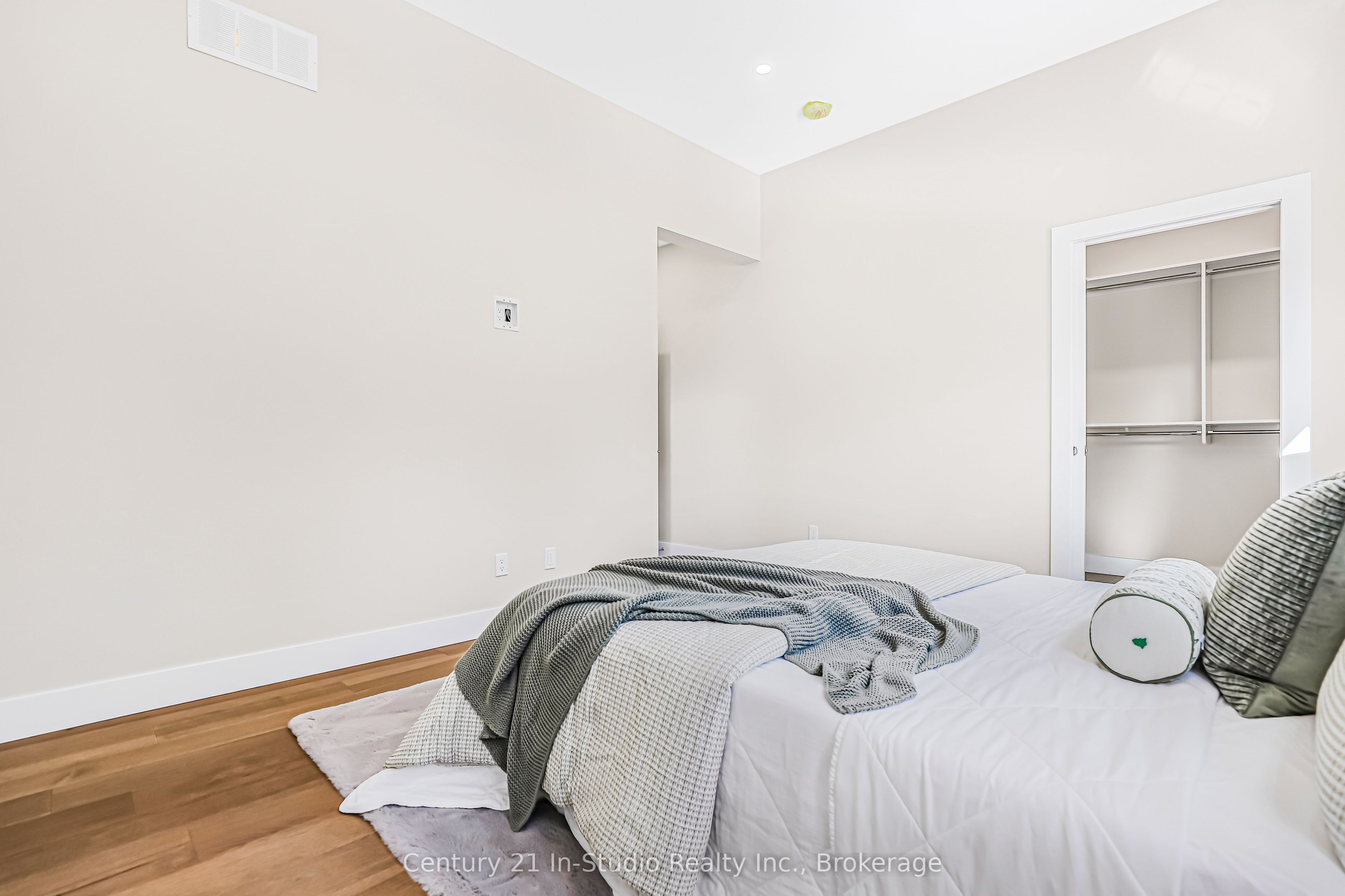 19 Grenville Street Property Photo 25