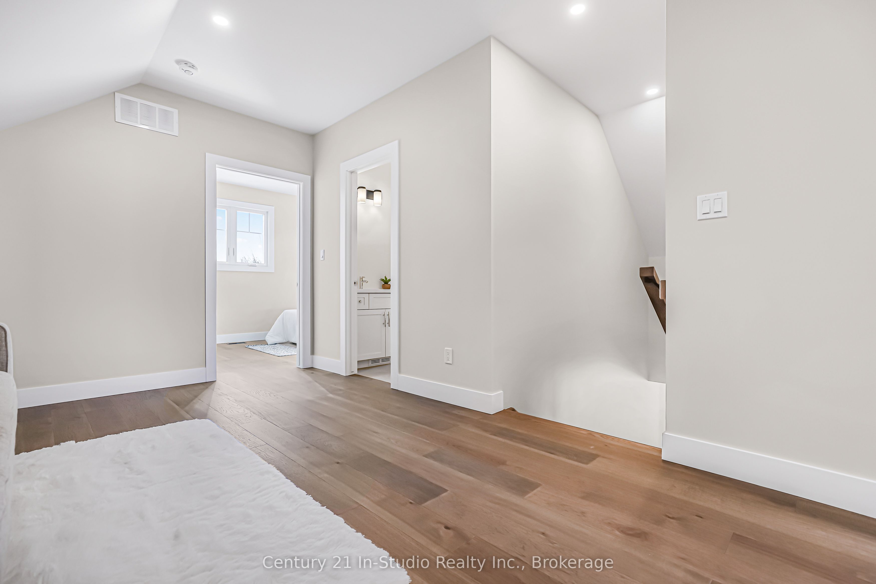 19 Grenville Street Property Photo 29
