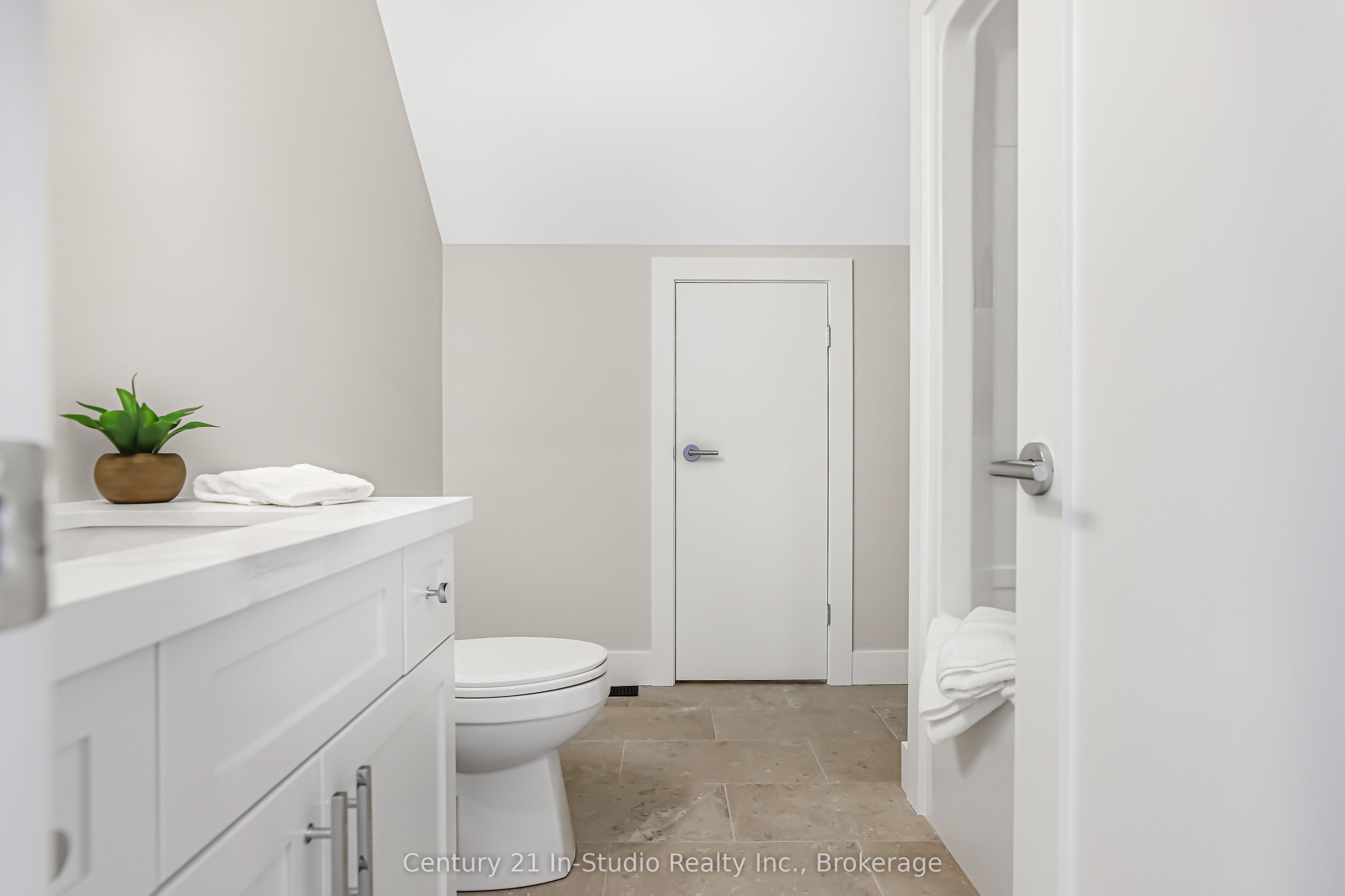 19 Grenville Street Property Photo 36