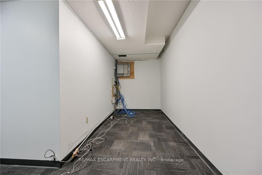 54 Centennial Parkway Property Photo 17