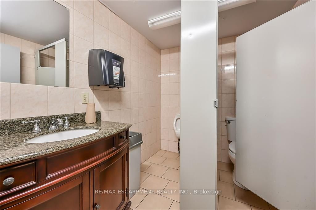 54 Centennial Parkway Property Photo 26