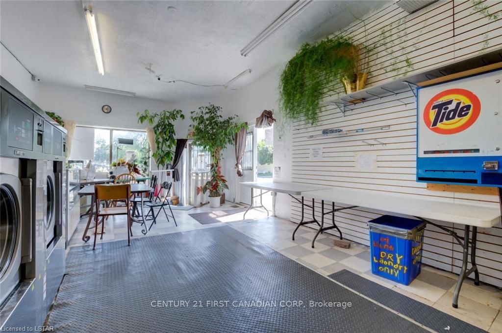 1066 Dundas Street Property Photo 7