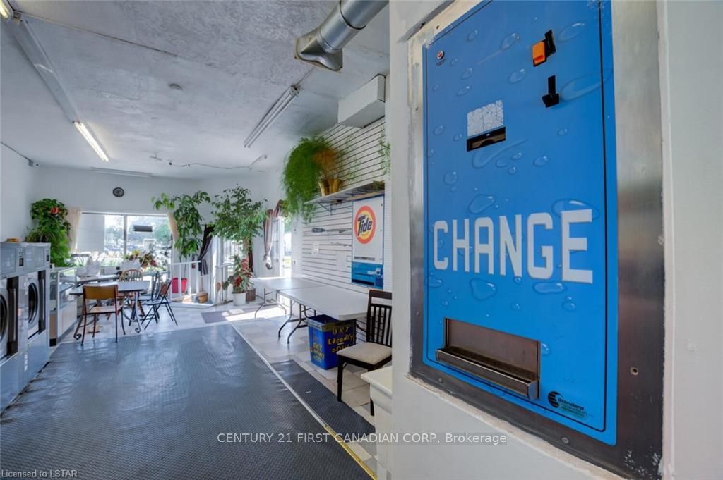 1066 Dundas Street Property Photo 12