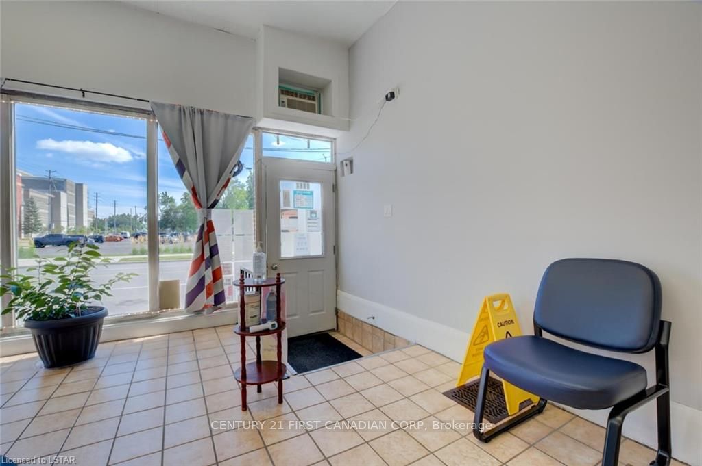 1066 Dundas Street Property Photo 14